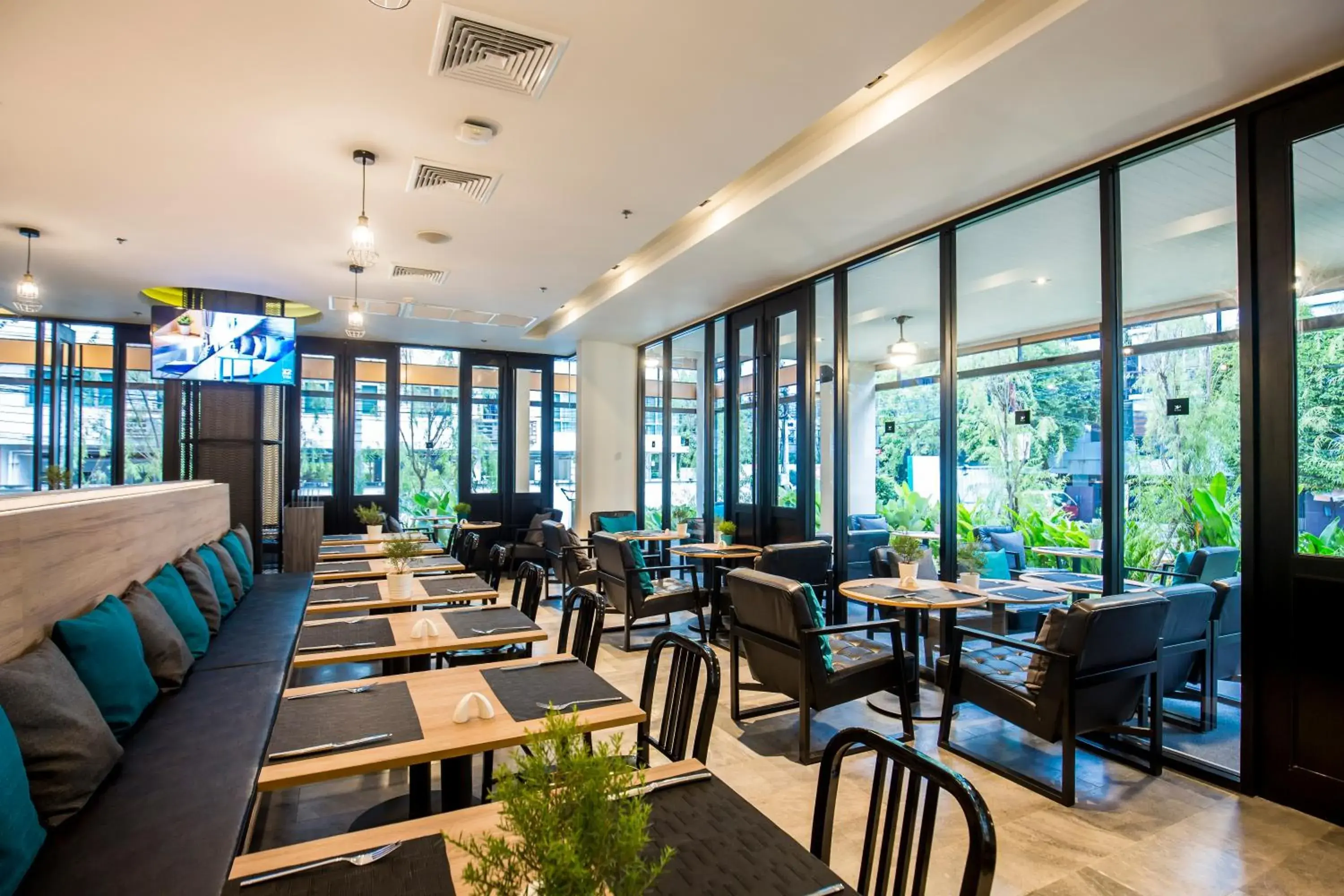 Restaurant/places to eat in Cross Vibe Bangkok Sukhumvit Restaurant/places to eat in Cross Vibe Bangkok Sukhumvit