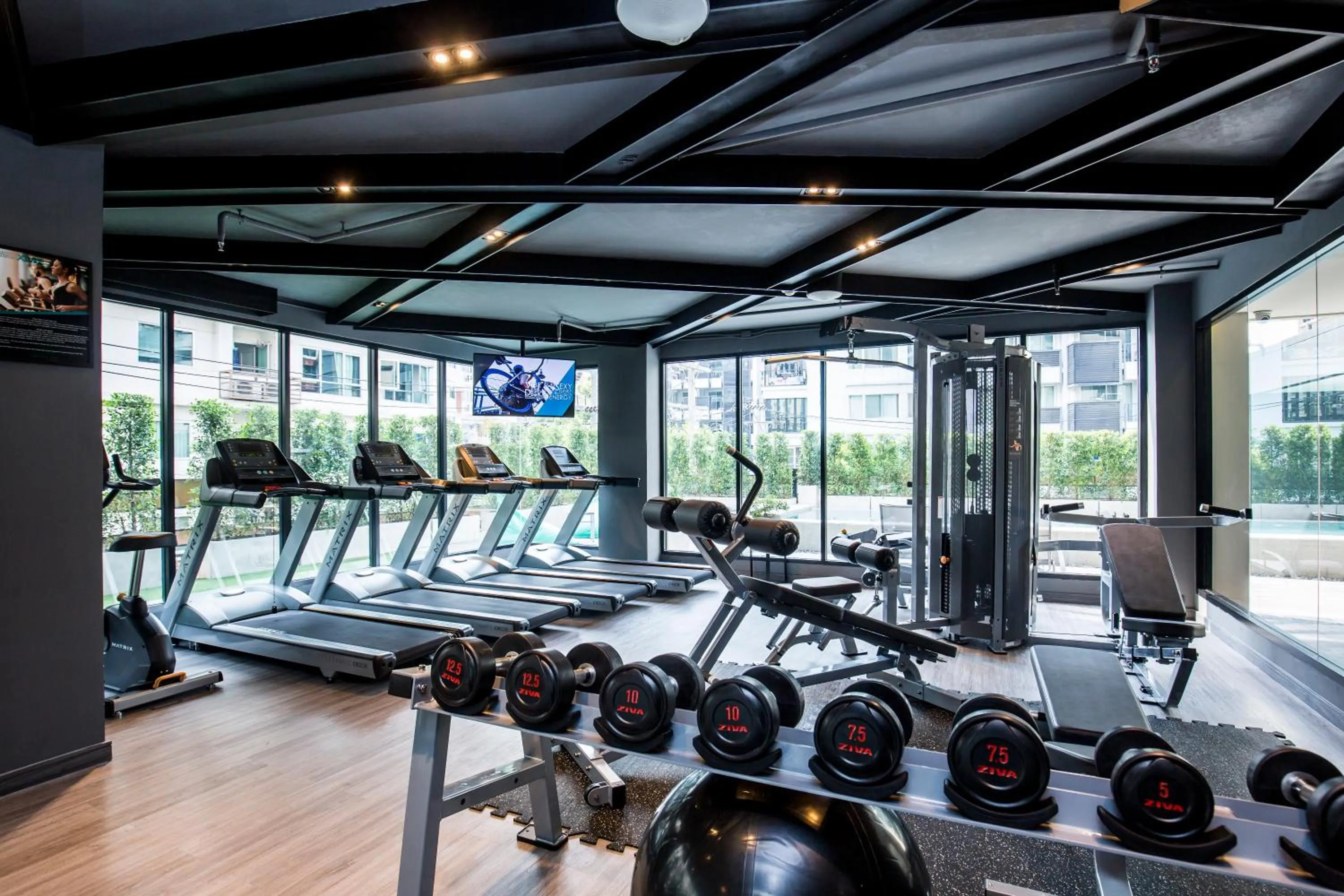 Fitness centre/facilities in Cross Vibe Bangkok Sukhumvit
