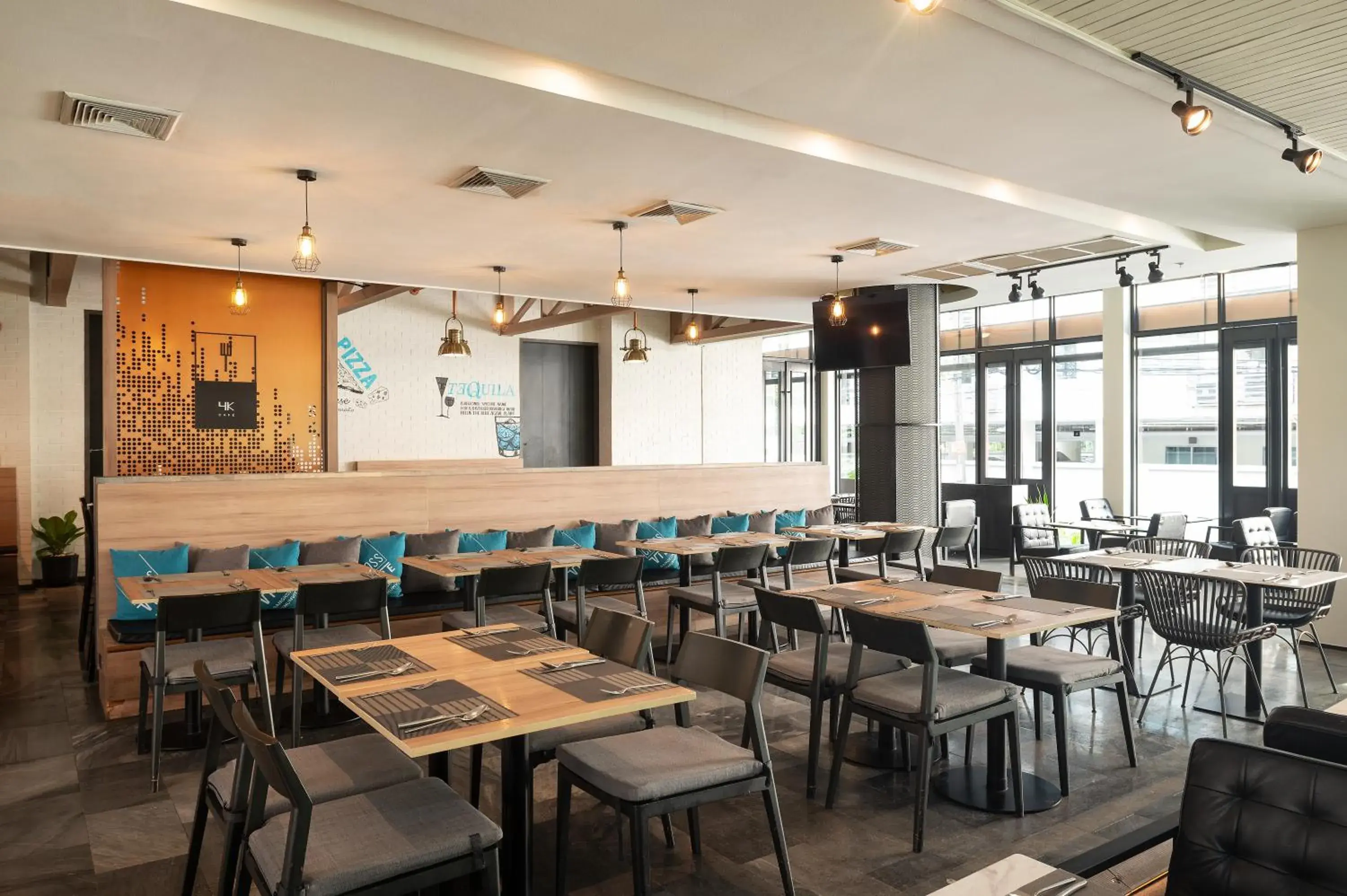 Restaurant/places to eat in Cross Vibe Bangkok Sukhumvit Restaurant/places to eat in Cross Vibe Bangkok Sukhumvit