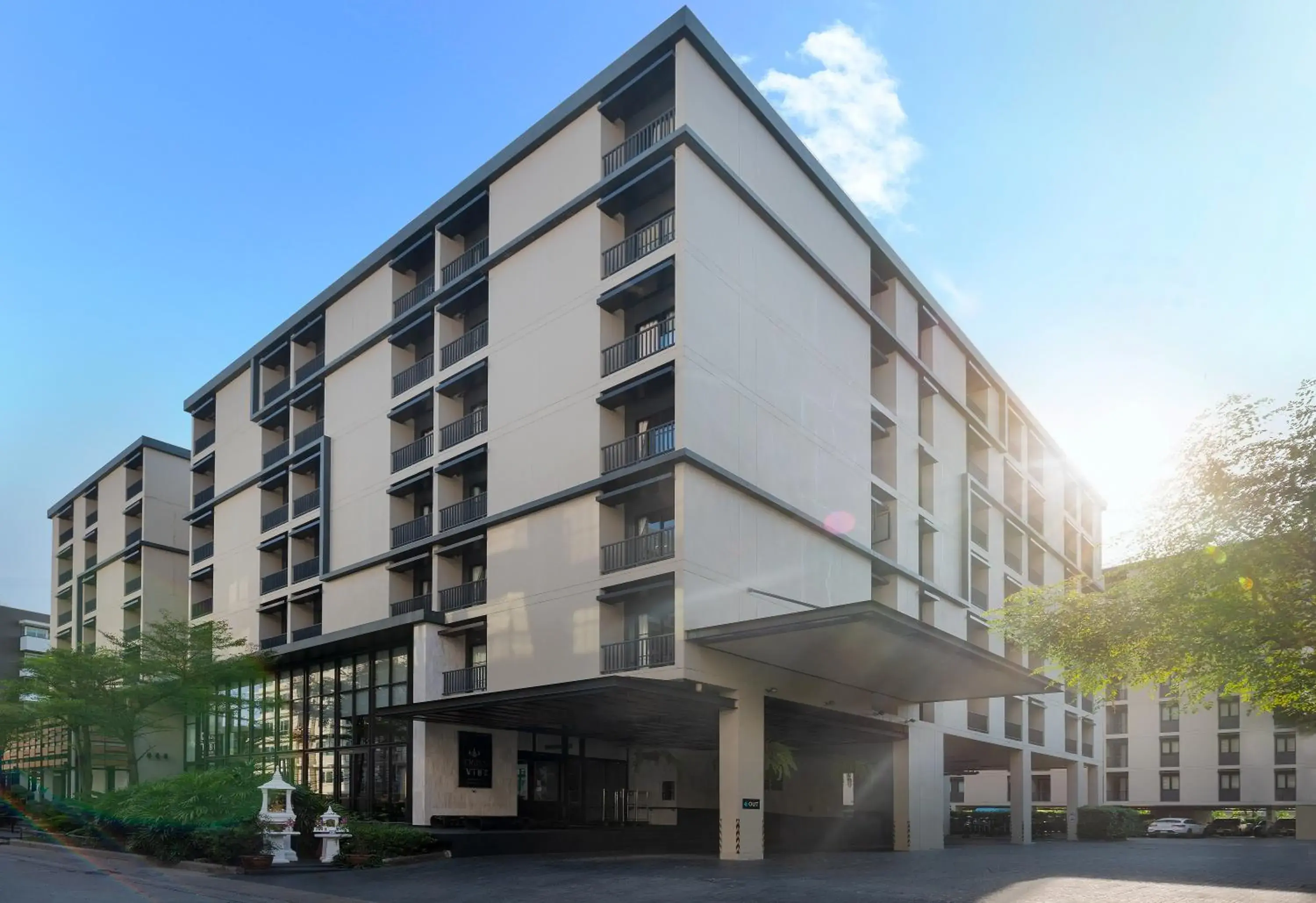 Property building in Cross Vibe Bangkok Sukhumvit Property building in Cross Vibe Bangkok Sukhumvit