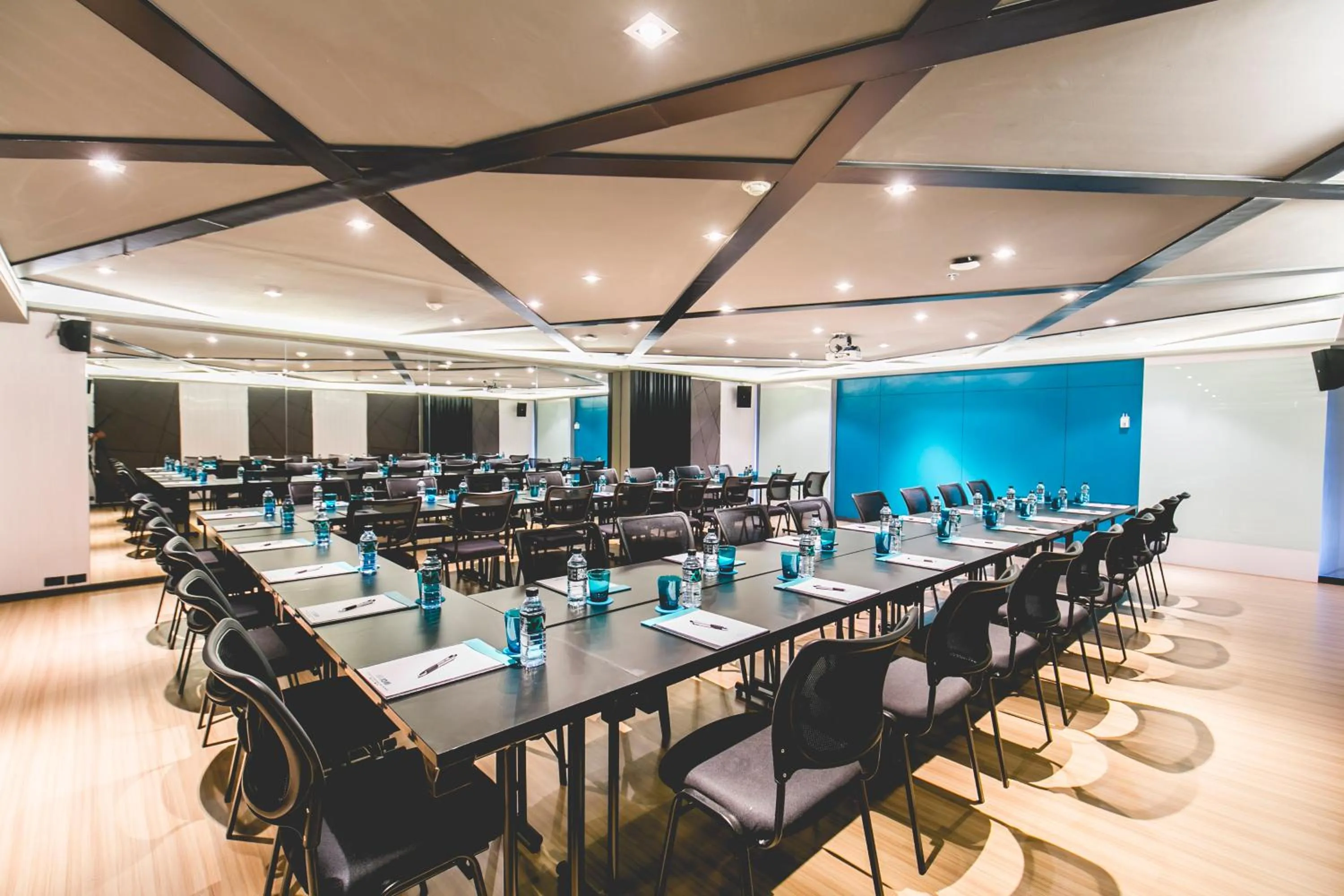Meeting/conference room in Cross Vibe Bangkok Sukhumvit
