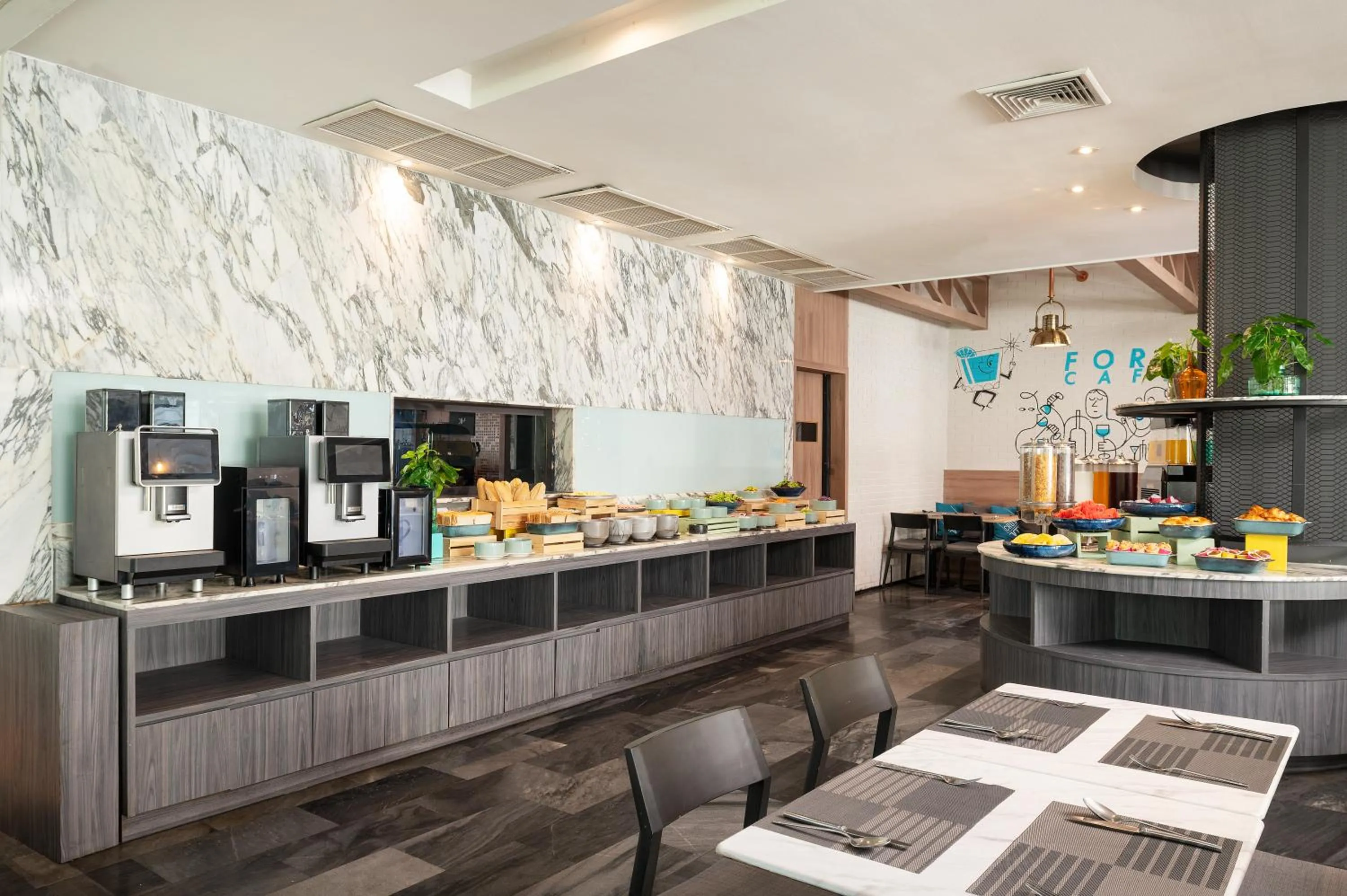 Restaurant/places to eat in Cross Vibe Bangkok Sukhumvit