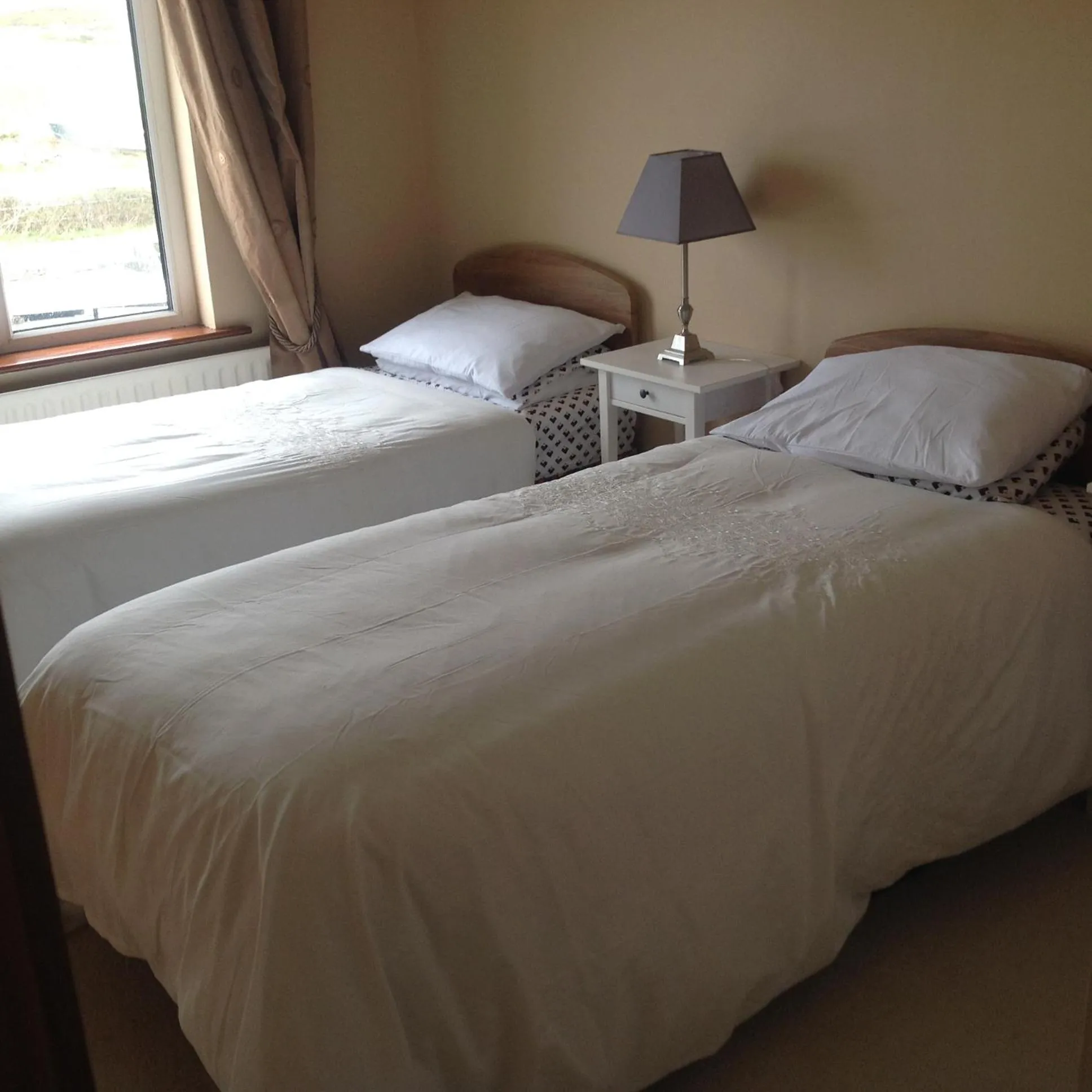 Bedroom, Bed in St. Catherines