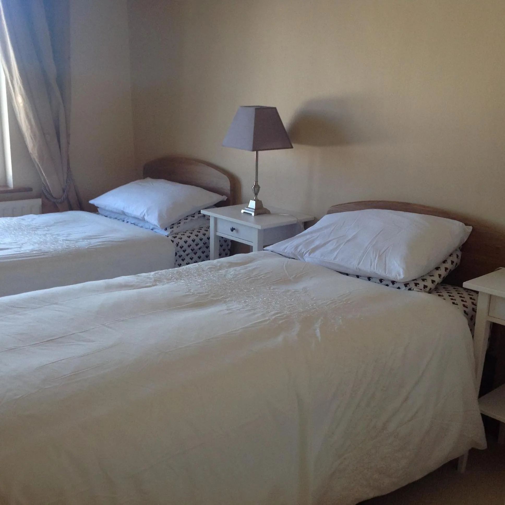 Bedroom, Bed in St. Catherines