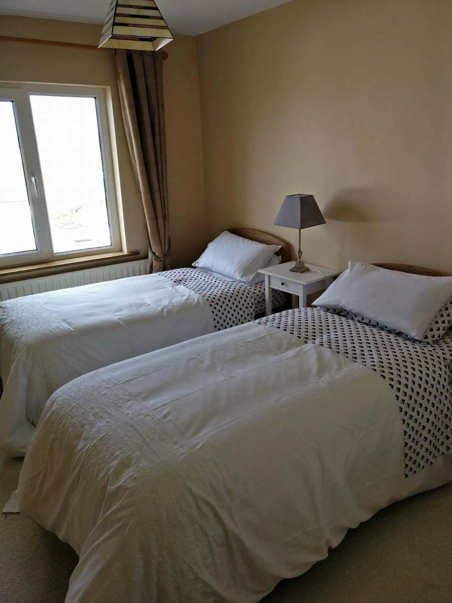 Bedroom, Bed in St. Catherines