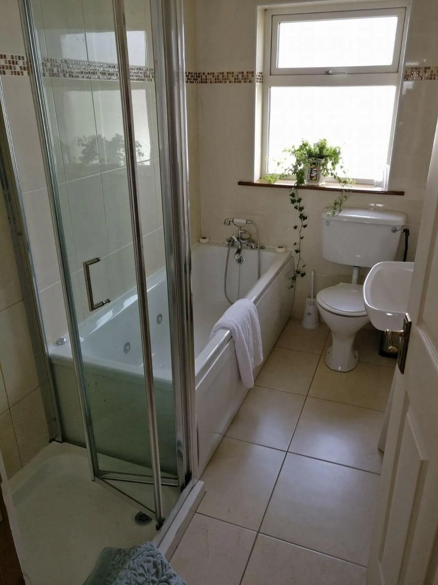 Shower in St. Catherines