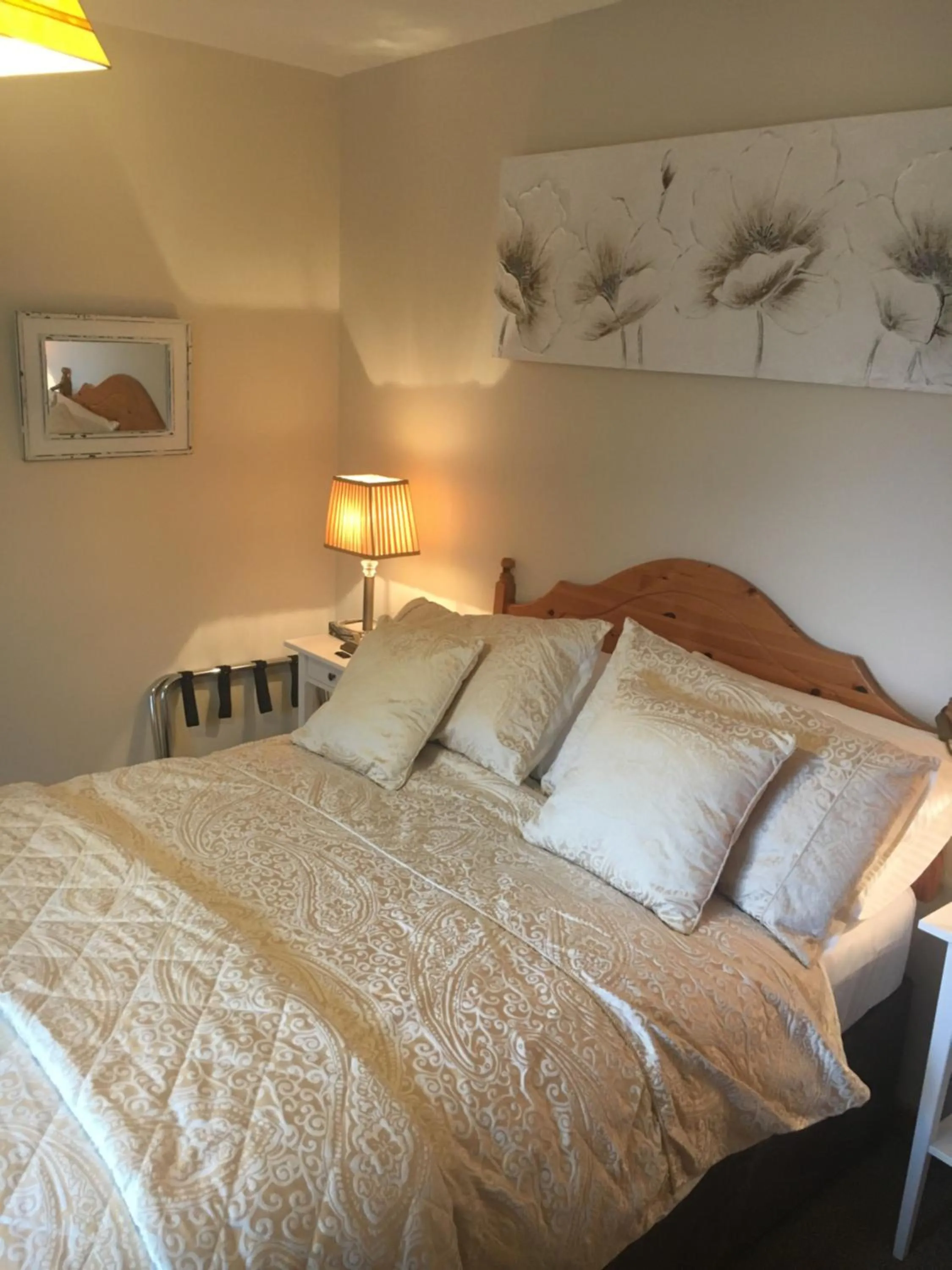 Bed in St. Catherines