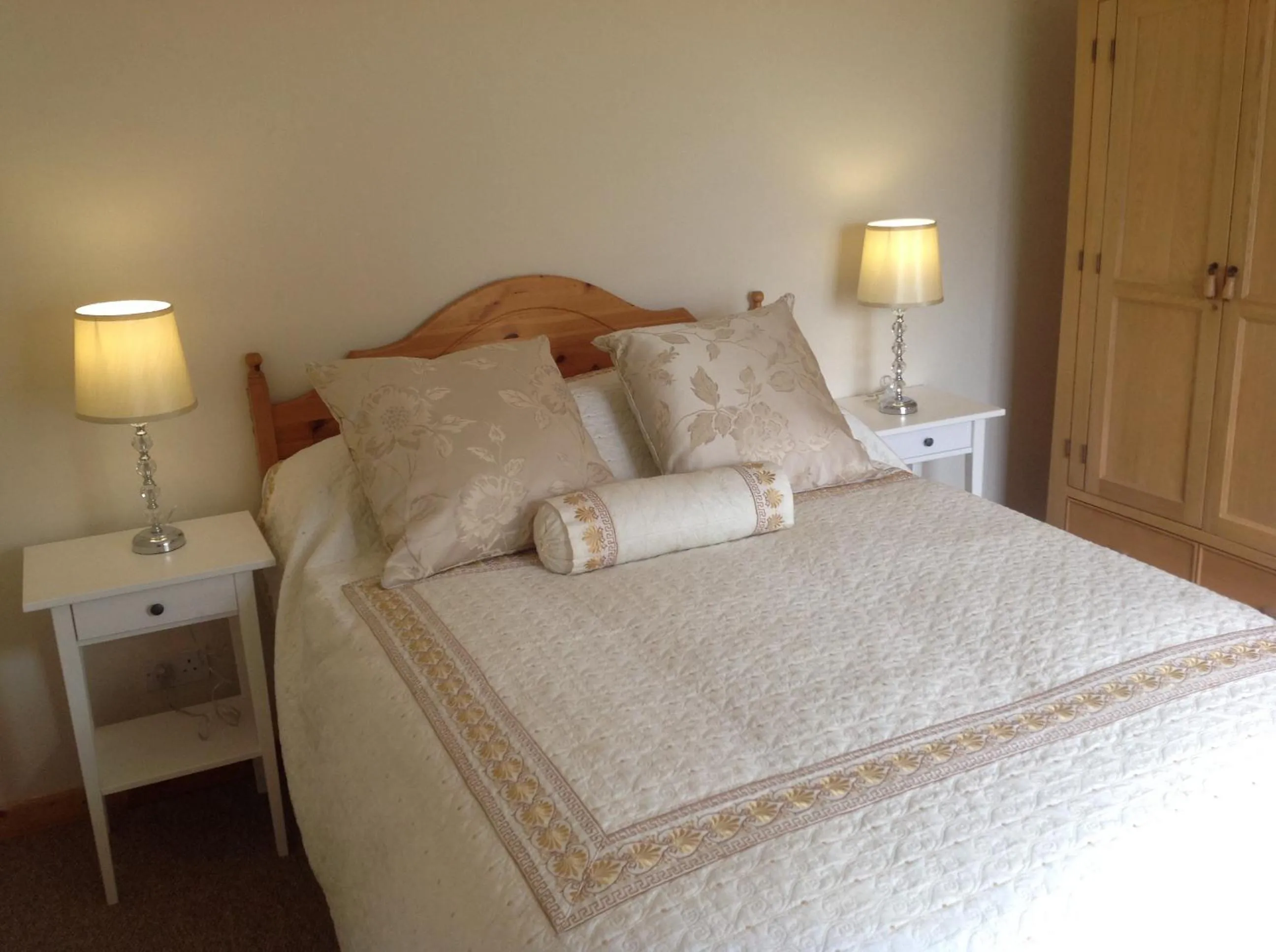 Bedroom, Bed in St. Catherines