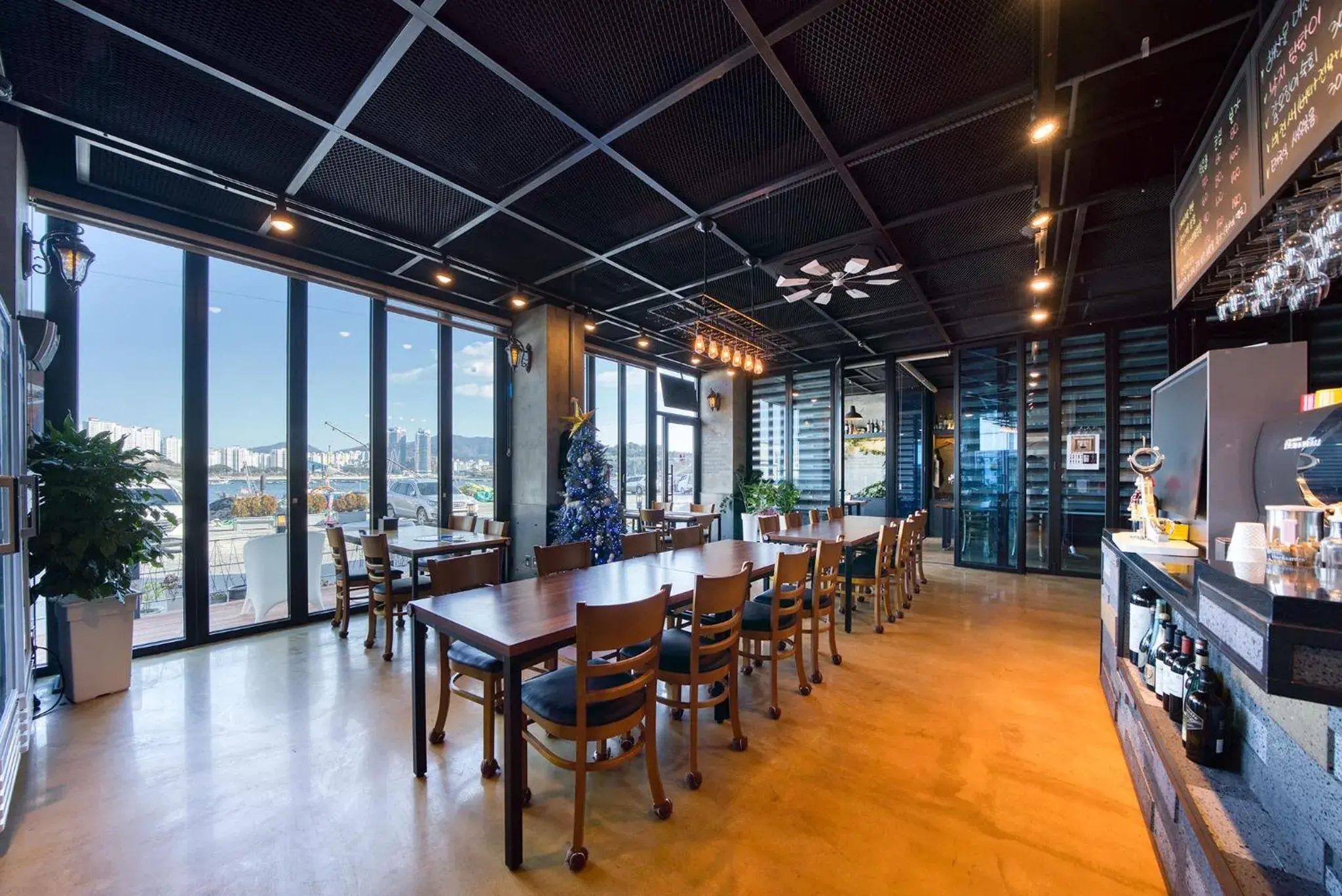 Lounge or bar in Onda D'oro Hostel Lounge or bar in Onda D'oro Hostel