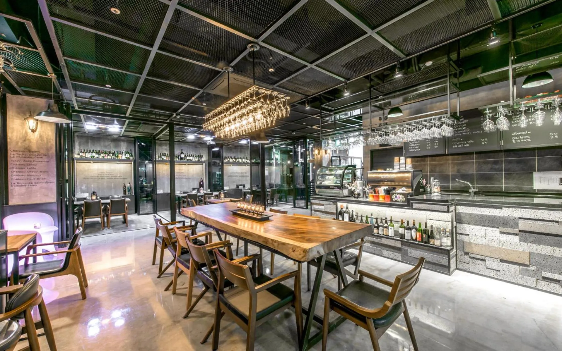 Lounge or bar in Onda D'oro Hostel