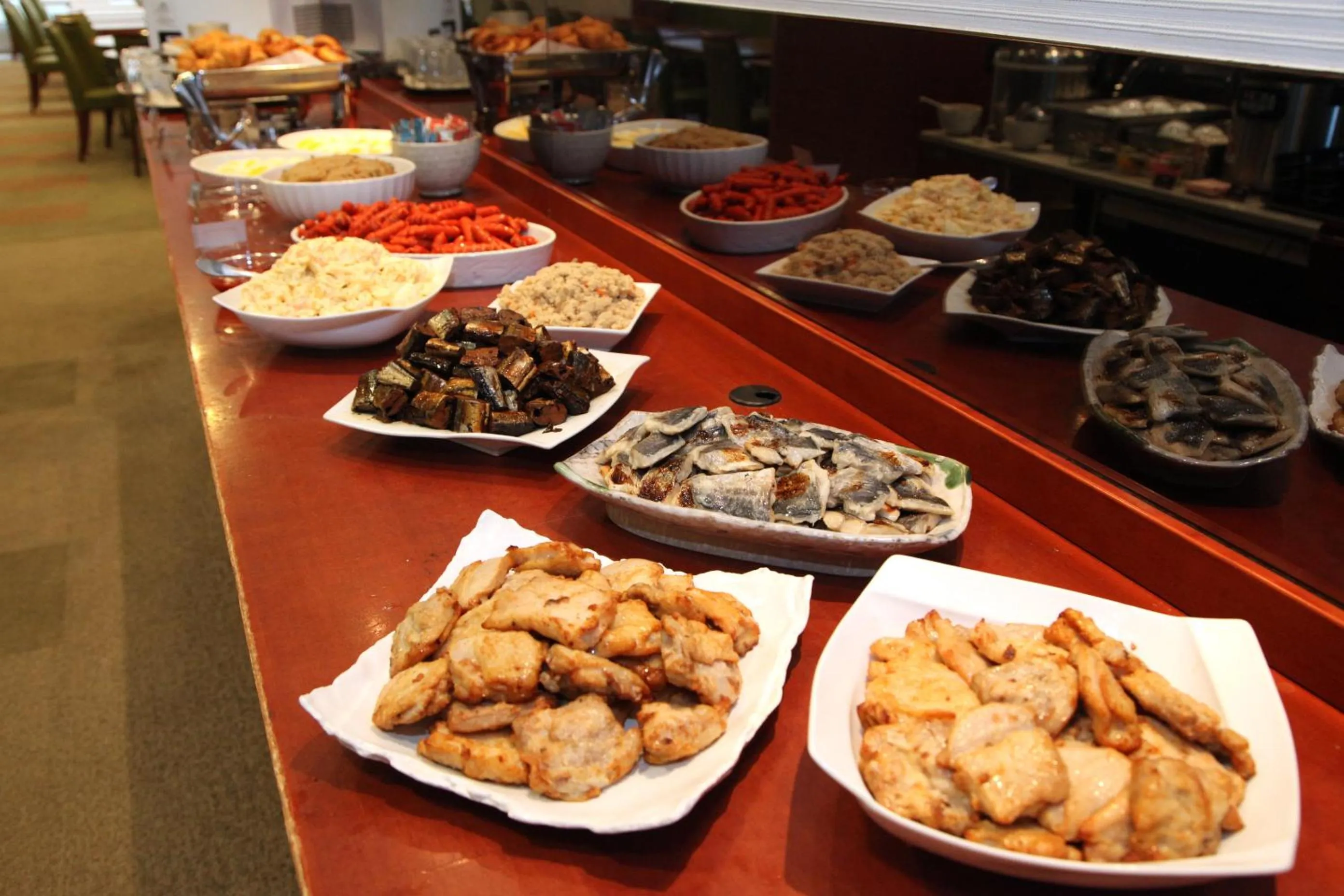 Buffet breakfast in Kuretake Inn Okayama