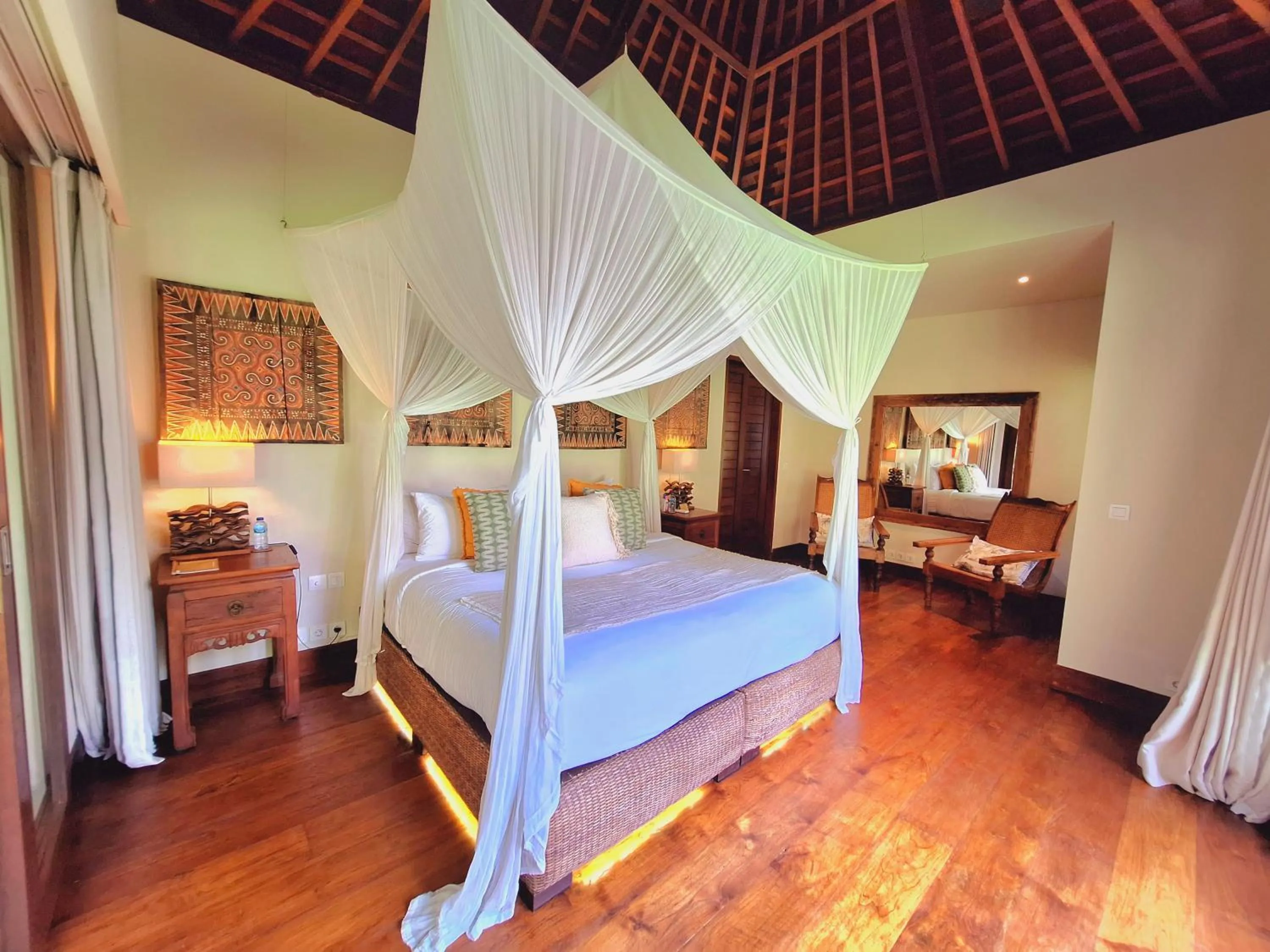 Bed in Villa Naty Canggu - 6 Bedrooms Luxury Villa