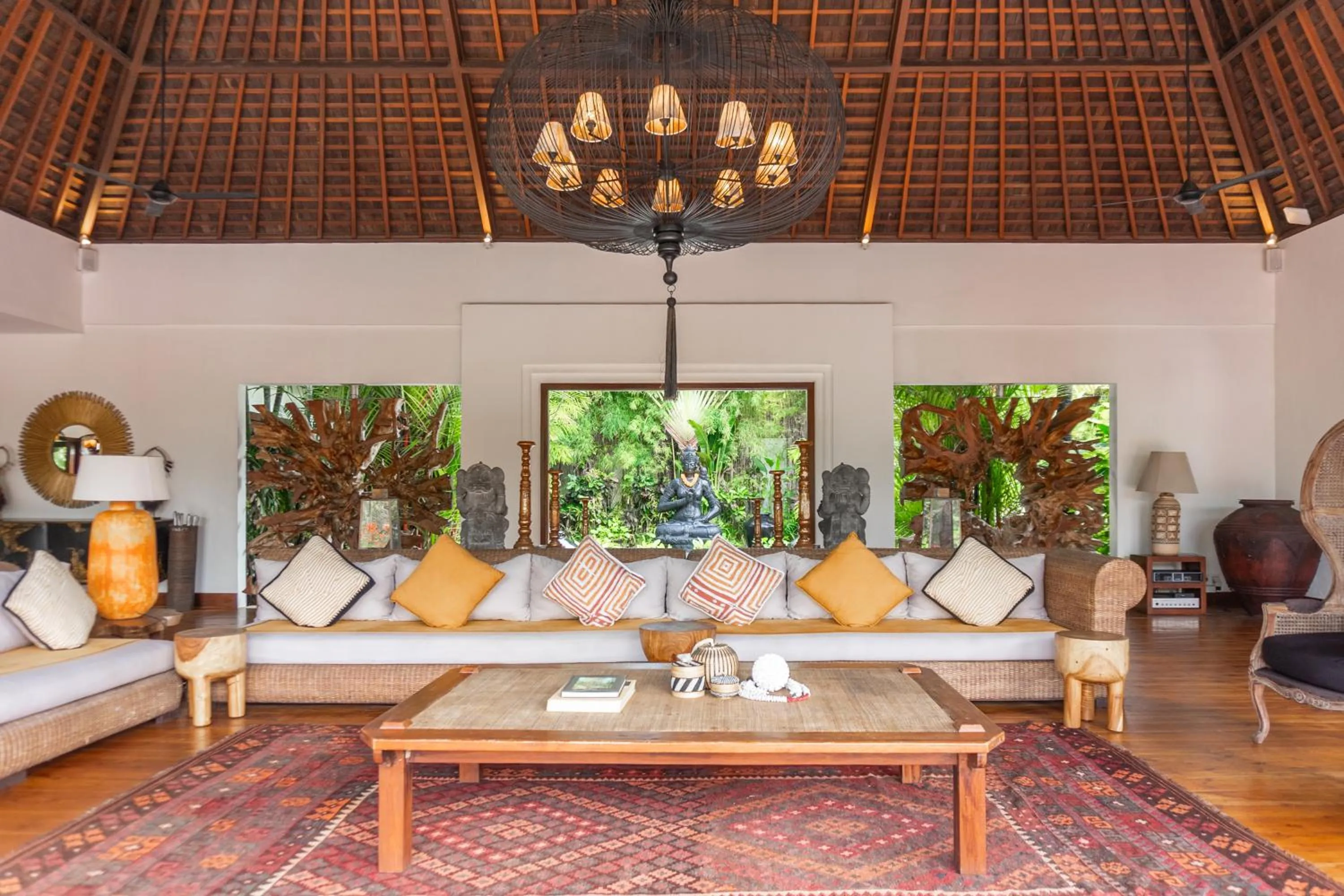 Living room in Villa Naty Canggu - 6 Bedrooms Luxury Villa