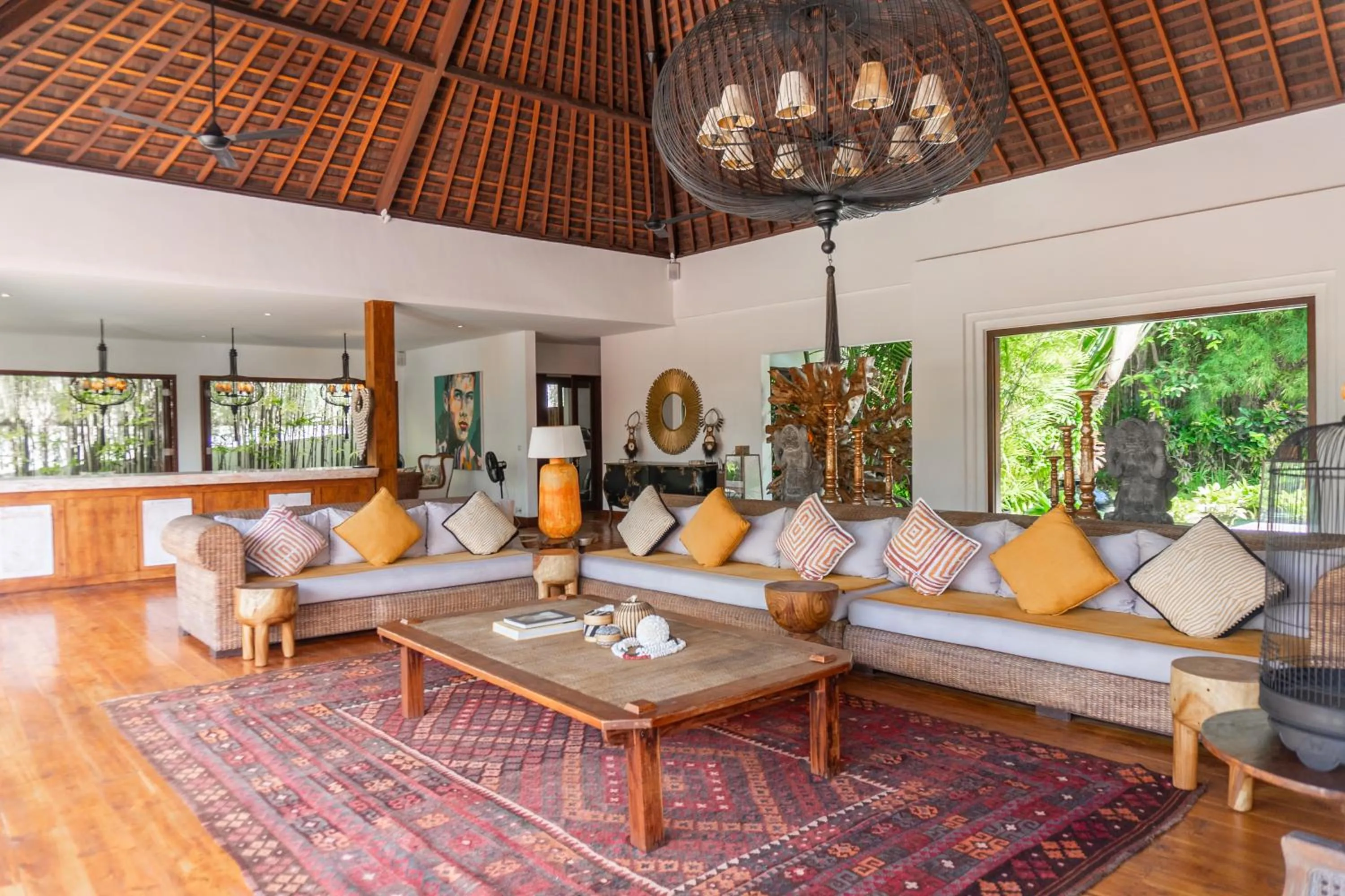 Living room in Villa Naty Canggu - 6 Bedrooms Luxury Villa