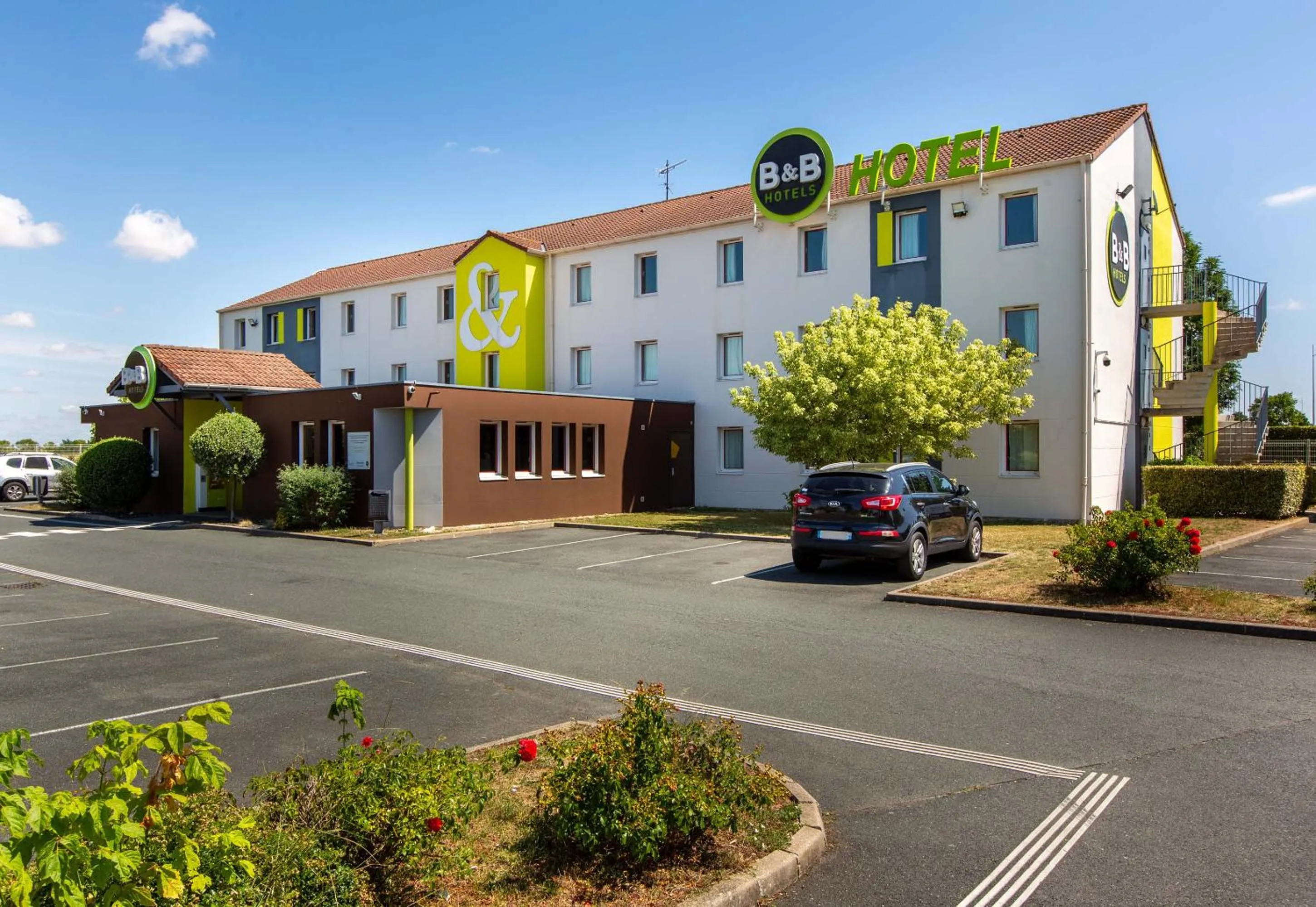 Property building in B&B HOTEL CHATEAUROUX Déols