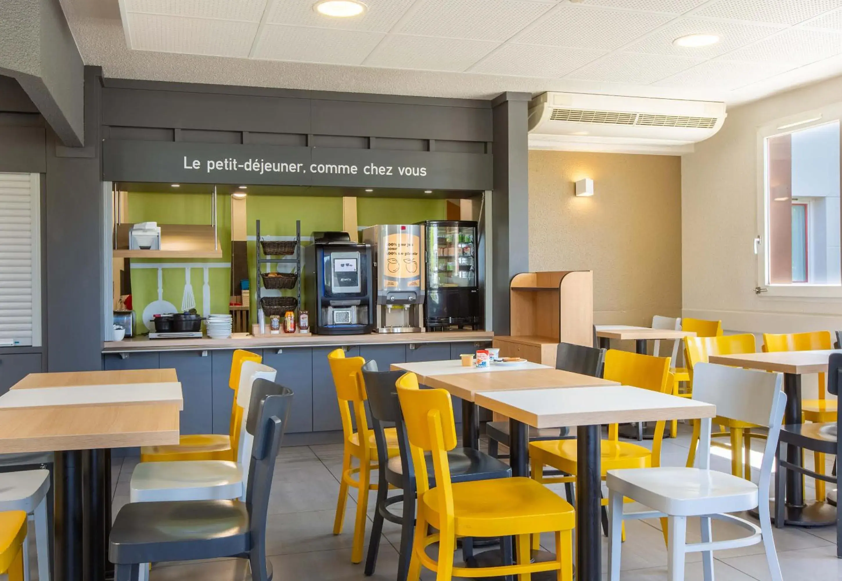 Restaurant/places to eat in B&B HOTEL CHATEAUROUX Déols Restaurant/places to eat in B&B HOTEL CHATEAUROUX Déols