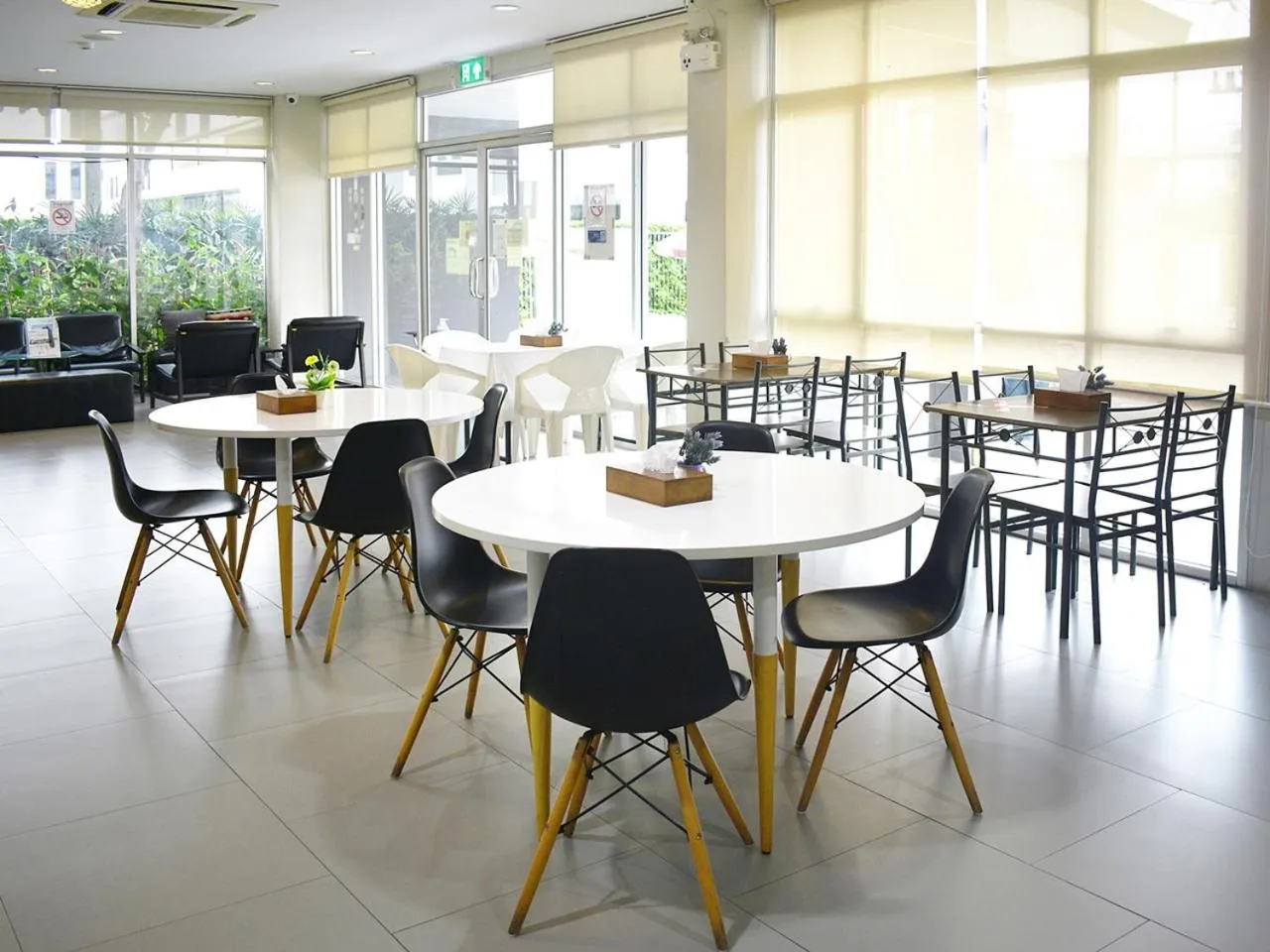 Restaurant/places to eat in Fortune D Hotel Maesot