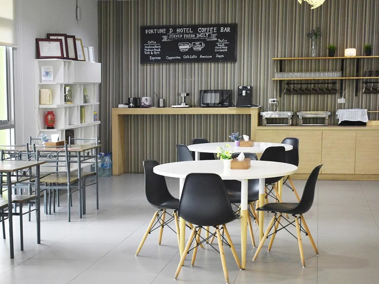 Restaurant/places to eat in Fortune D Hotel Maesot