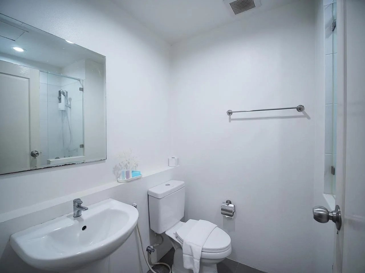 Bathroom in Fortune D Hotel Maesot