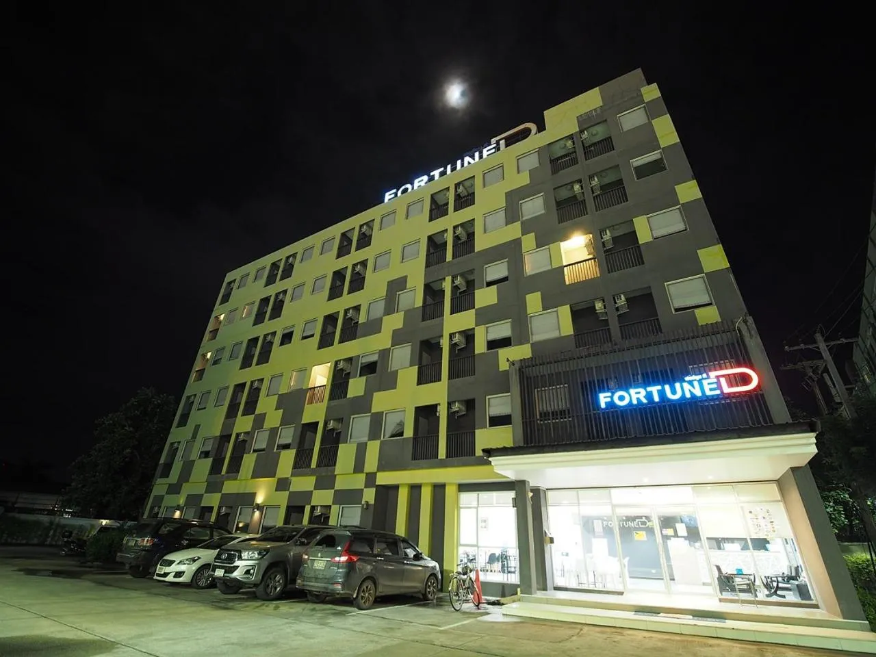 Property building in Fortune D Hotel Maesot