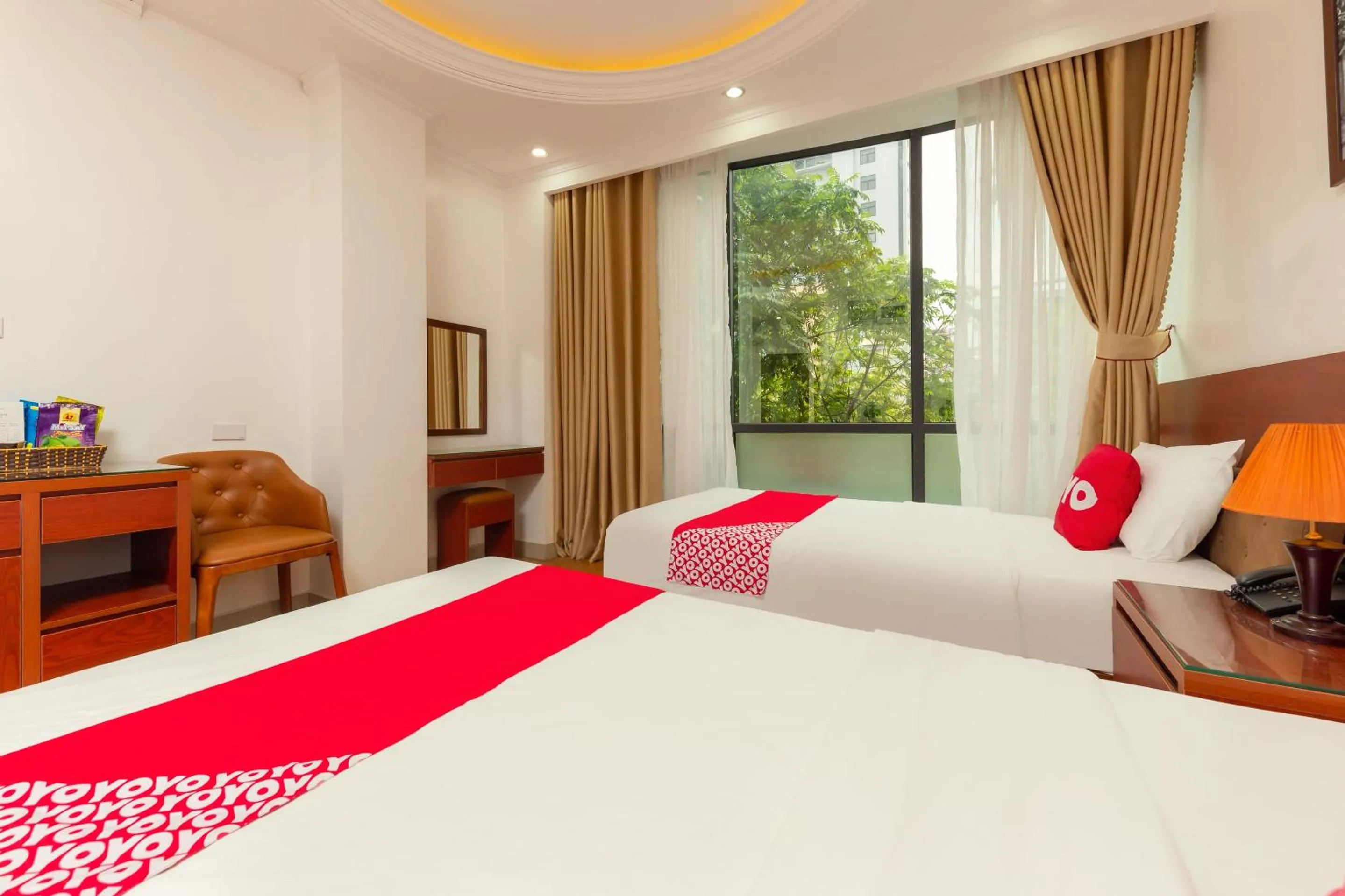 Bedroom, Bed in Super OYO Capital O 387 Bach Duong Hotel