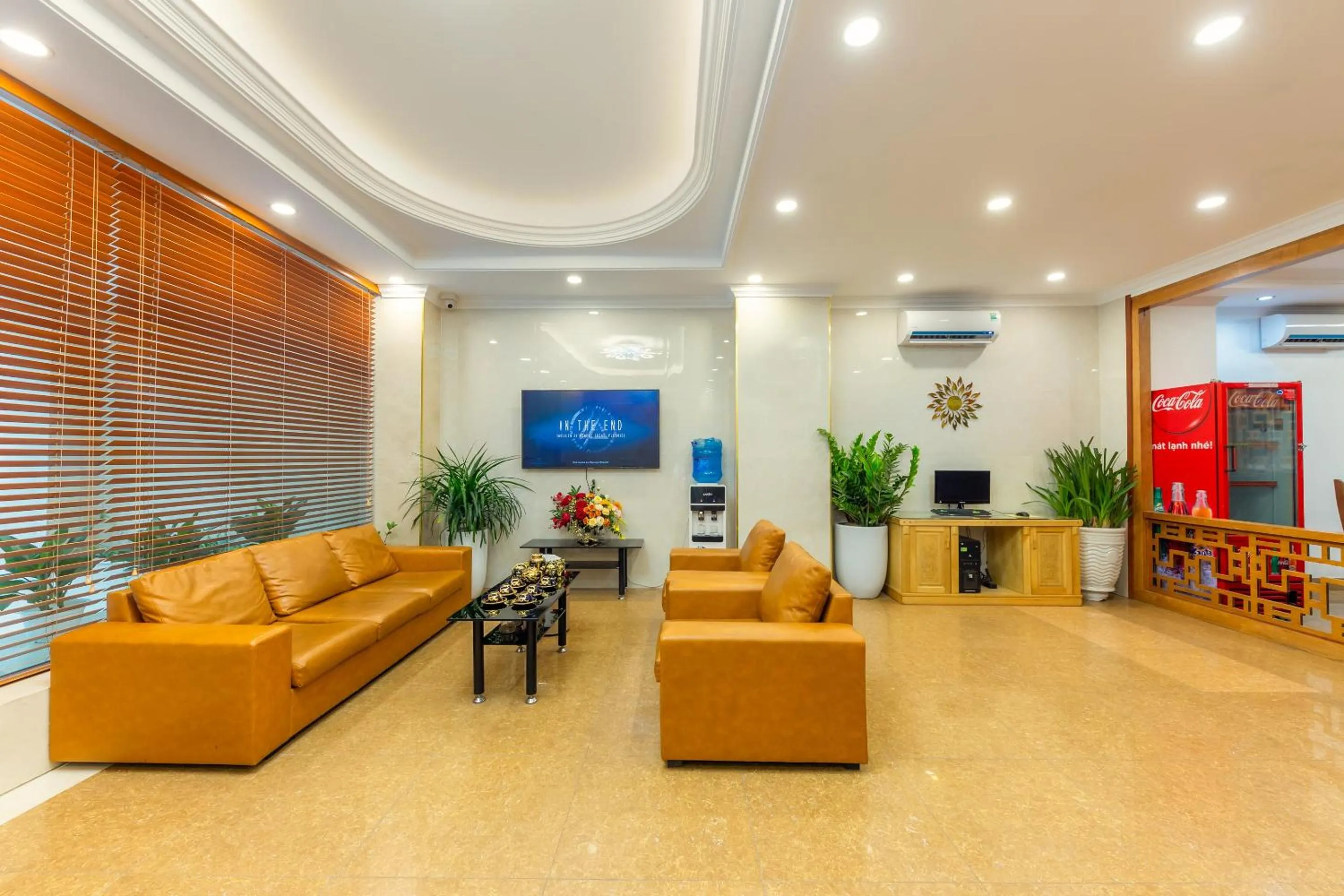 Lobby or reception in Super OYO Capital O 387 Bach Duong Hotel