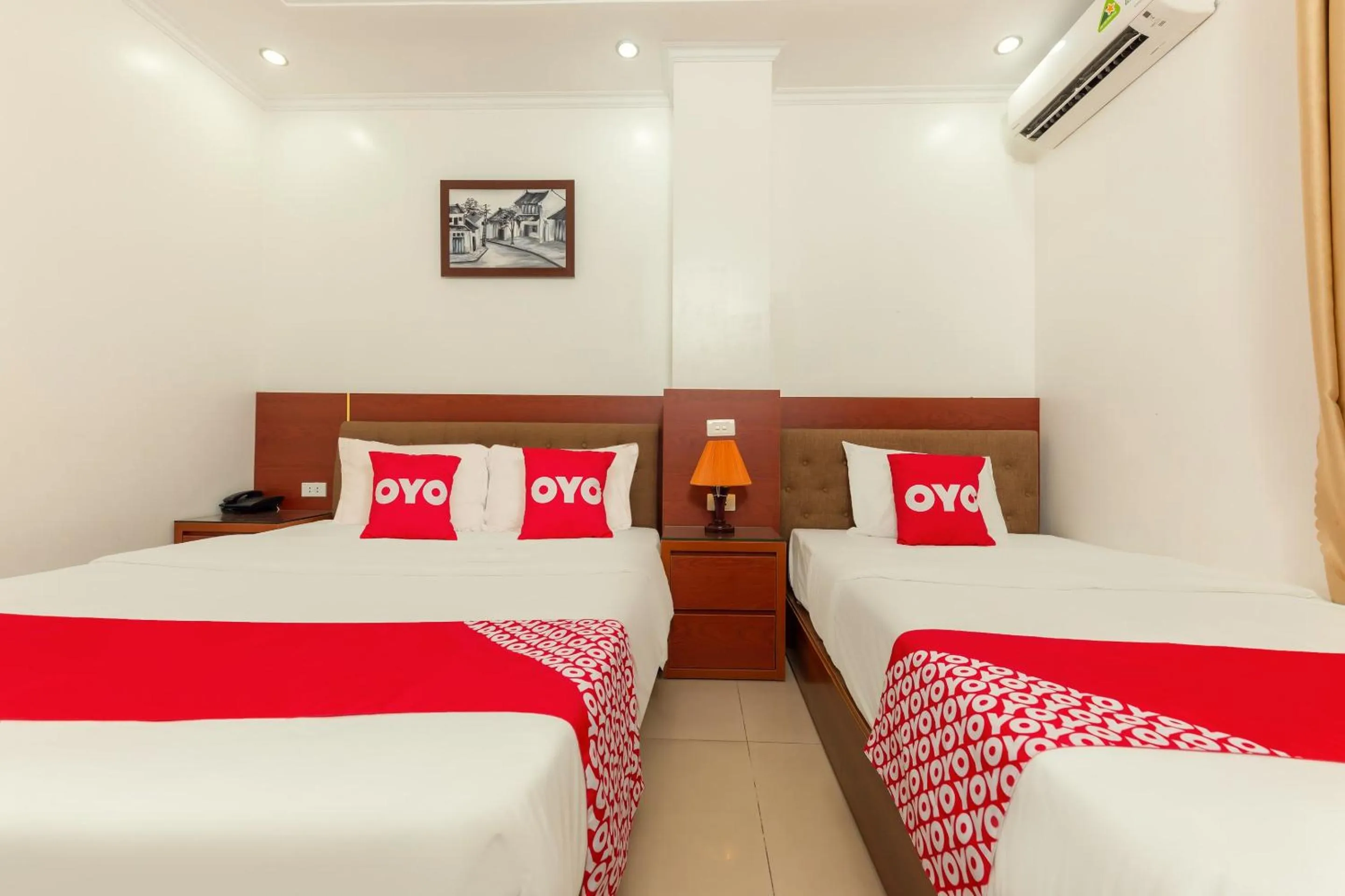Bedroom, Bed in Super OYO Capital O 387 Bach Duong Hotel