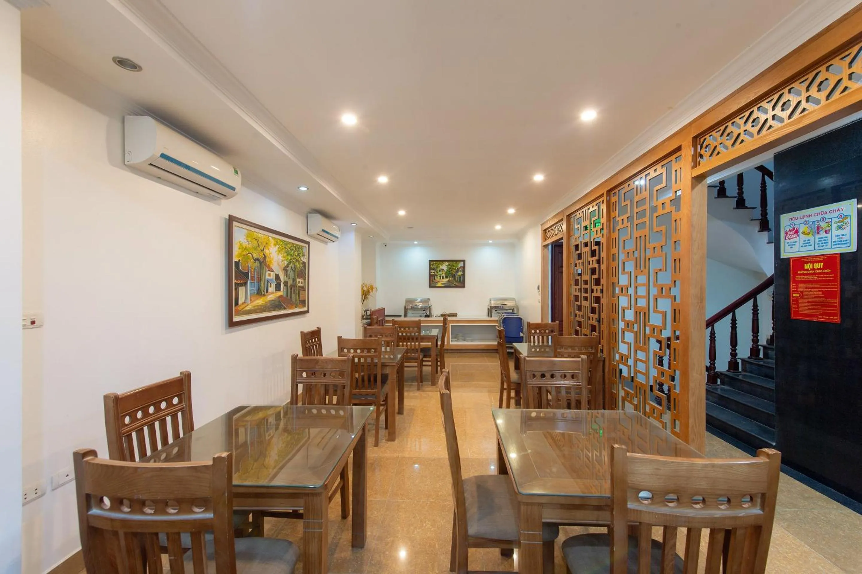 Dining area in Super OYO Capital O 387 Bach Duong Hotel