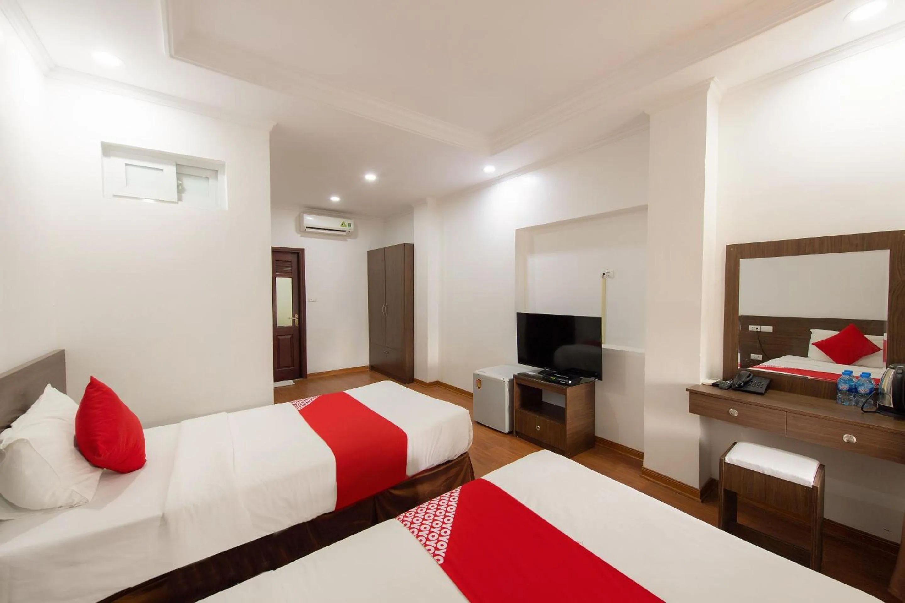 Bedroom, Bed in Super OYO Capital O 387 Bach Duong Hotel