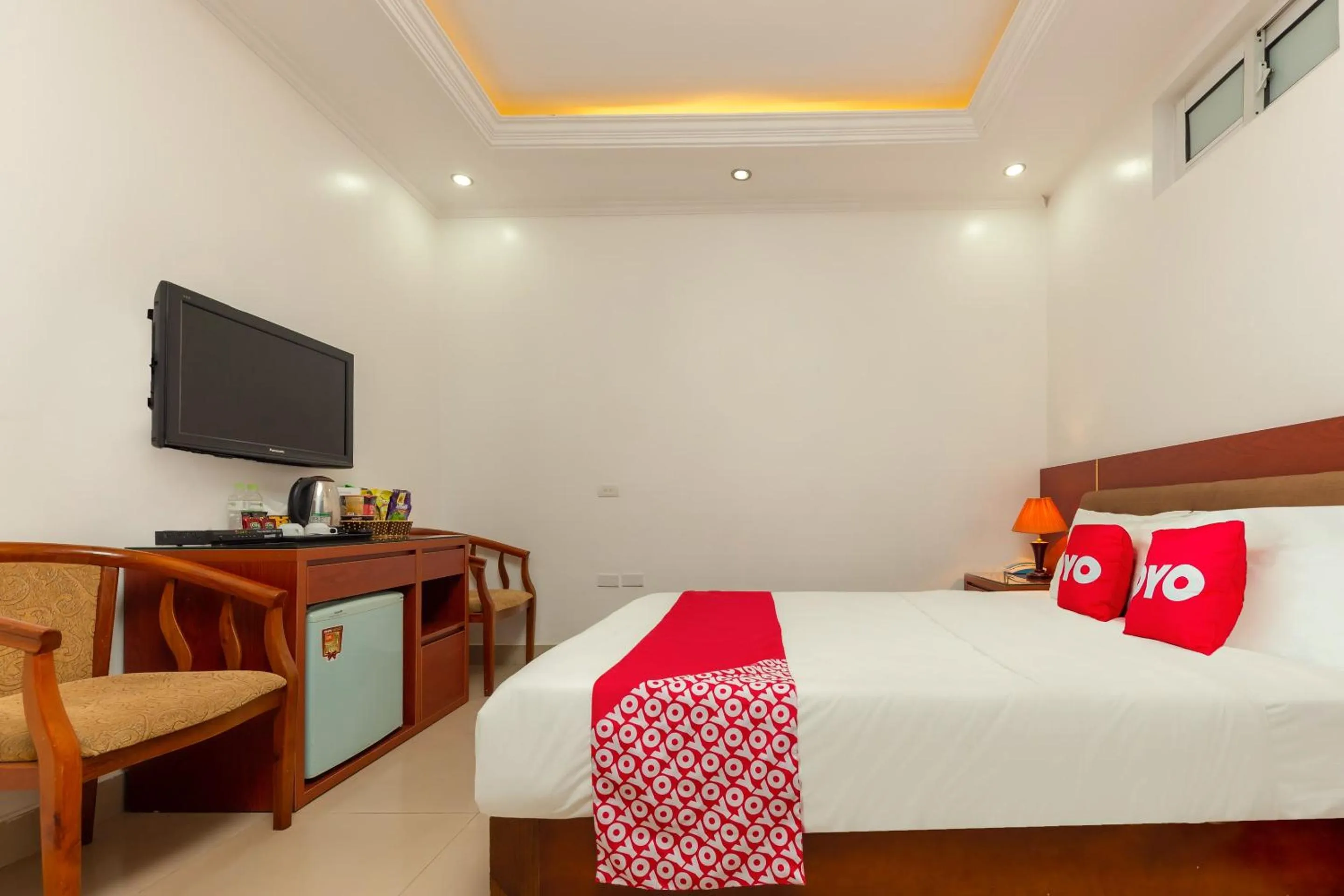 Bedroom, Bed in Super OYO Capital O 387 Bach Duong Hotel
