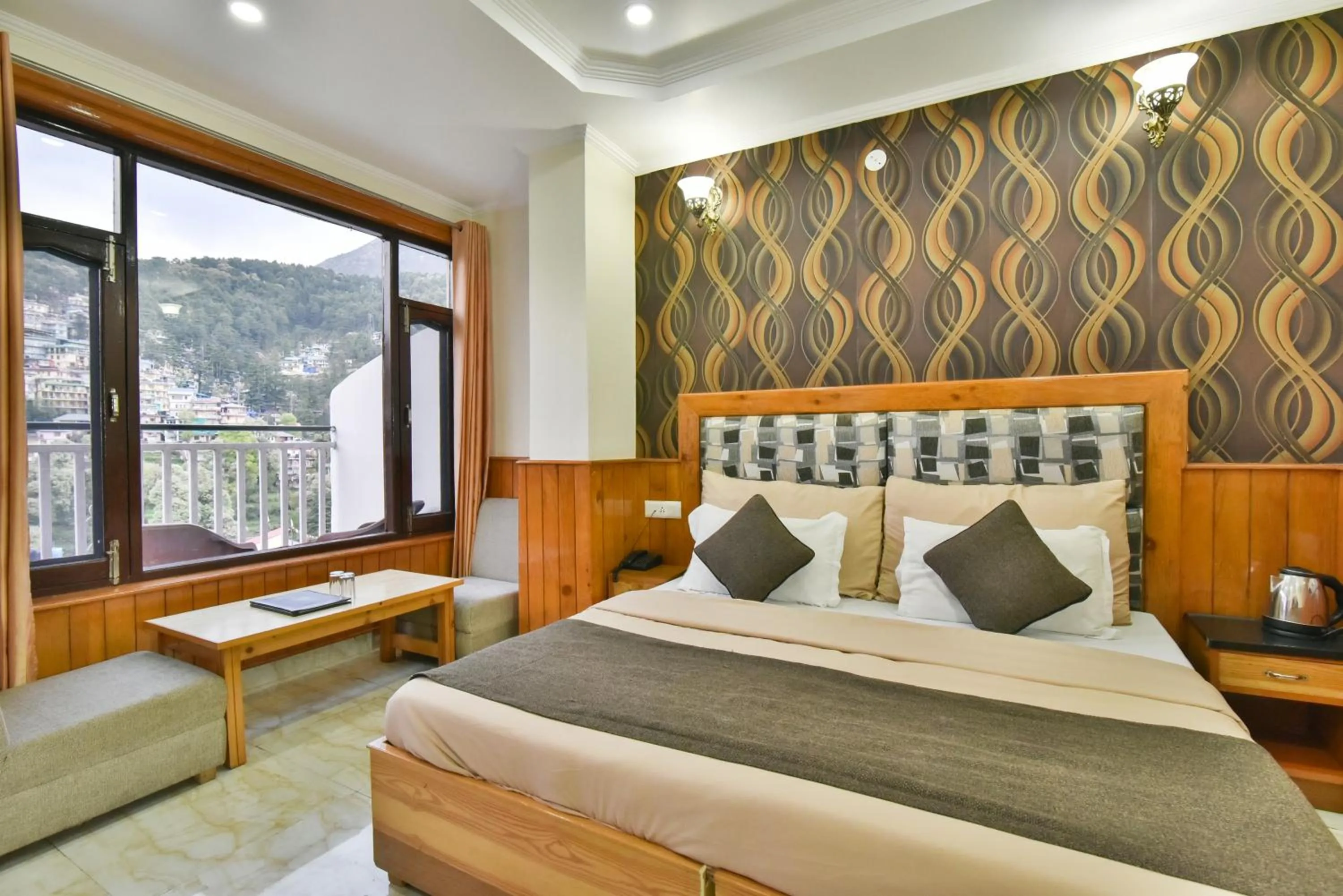 City view, Bed in The Posh Hotel