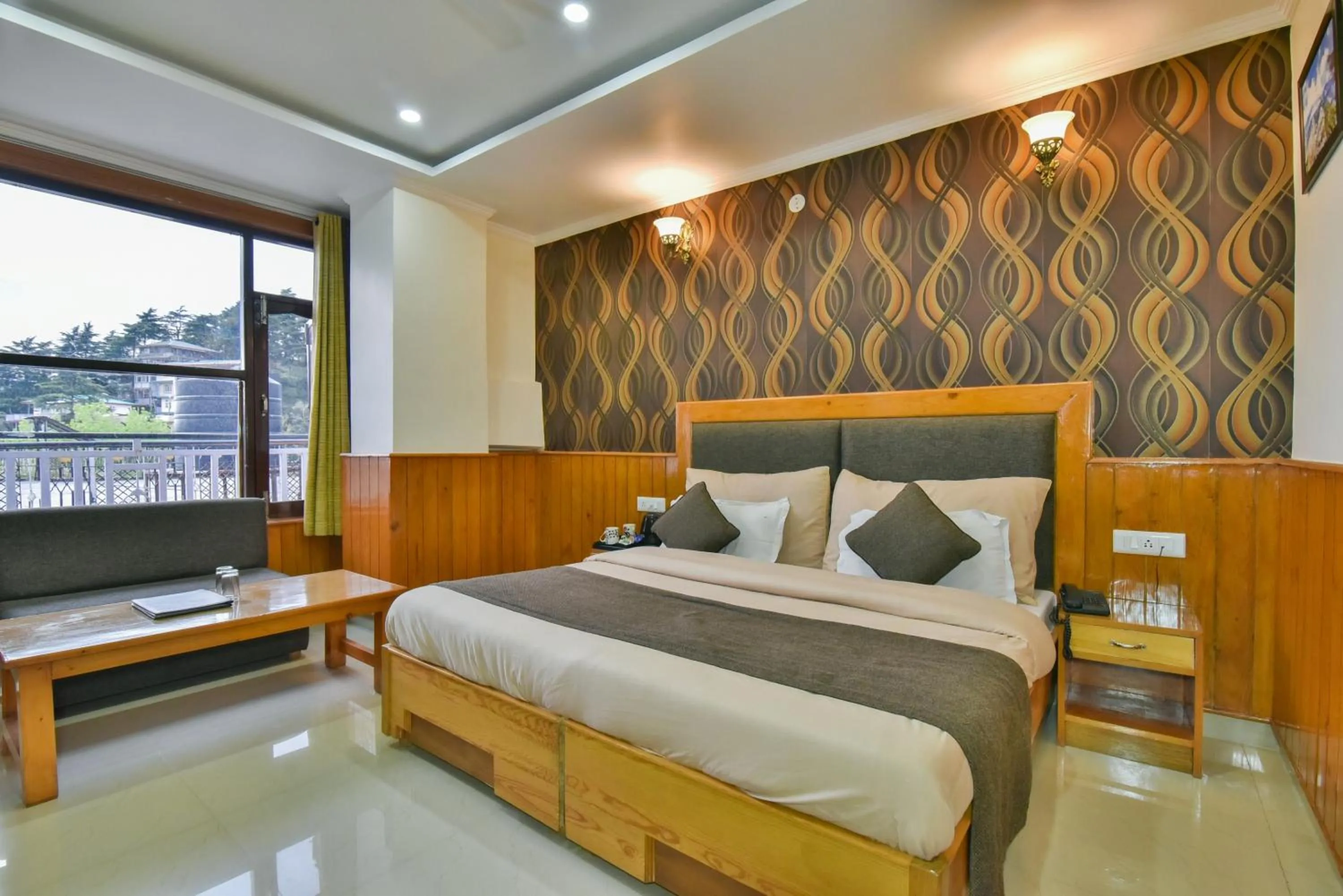 Bedroom, Bed in The Posh Hotel