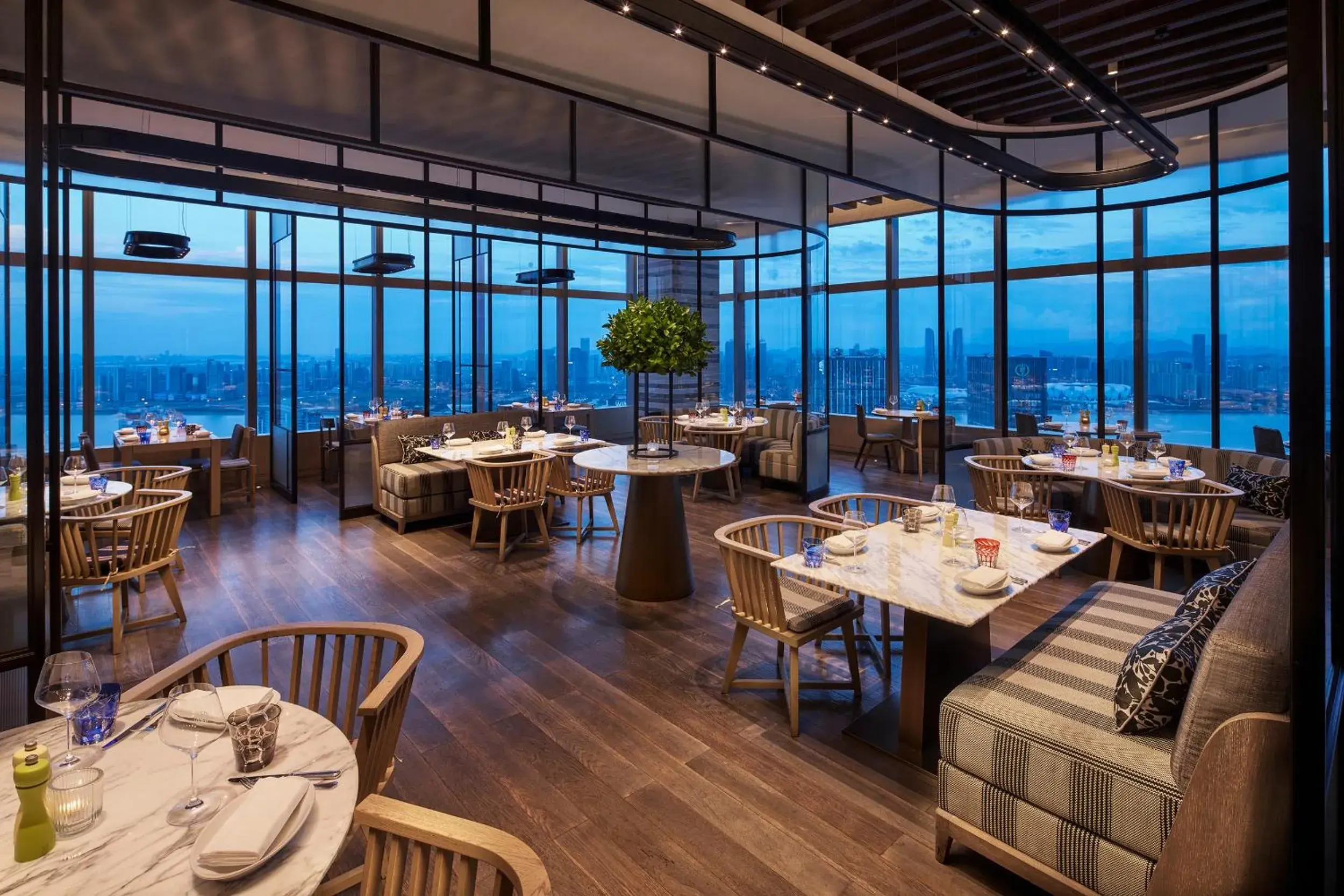 Restaurant/places to eat in Park Hyatt Hangzhou Restaurant/places to eat in Park Hyatt Hangzhou