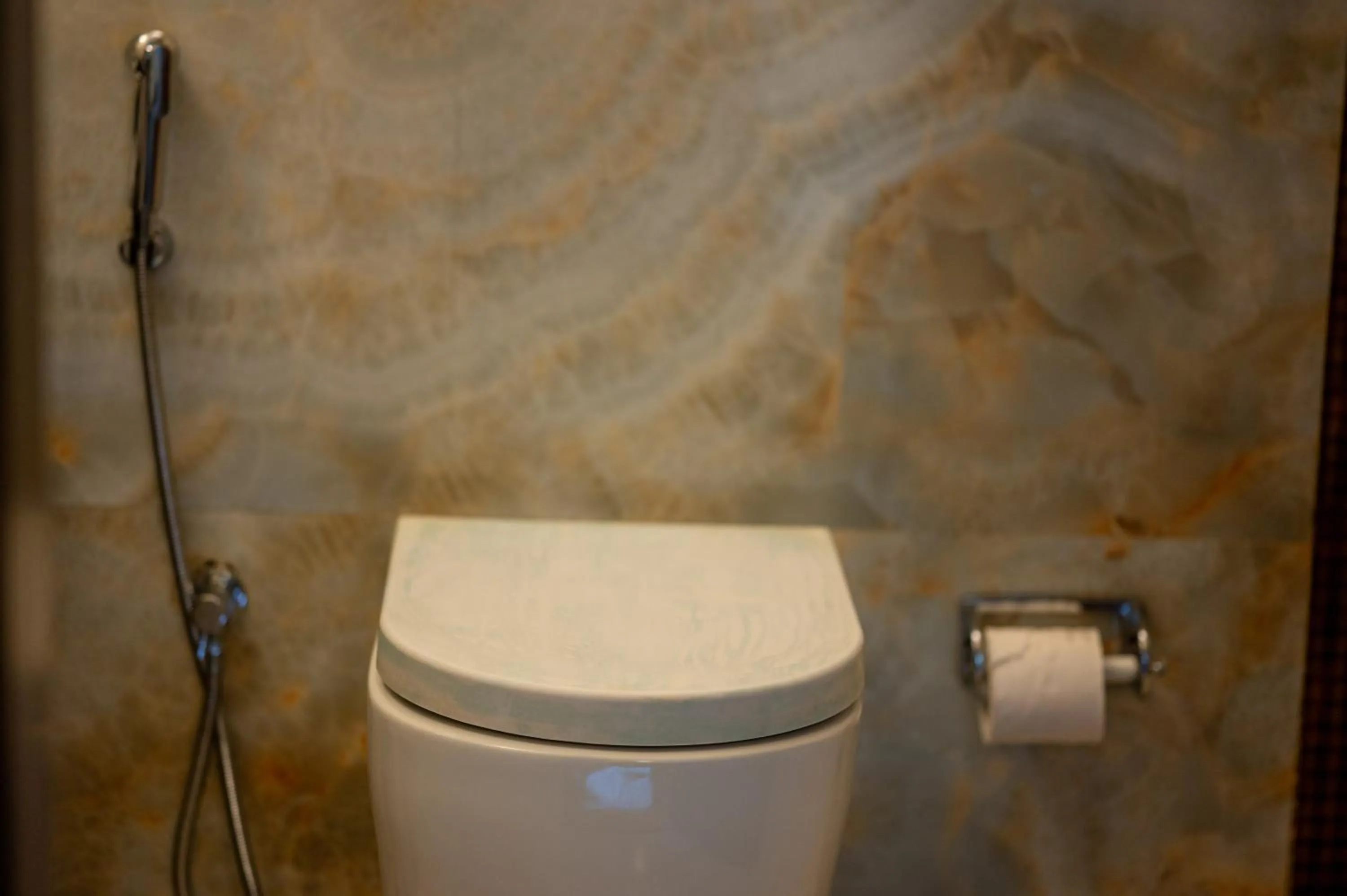 Toilet in La Oasis by Meraden ,Goa