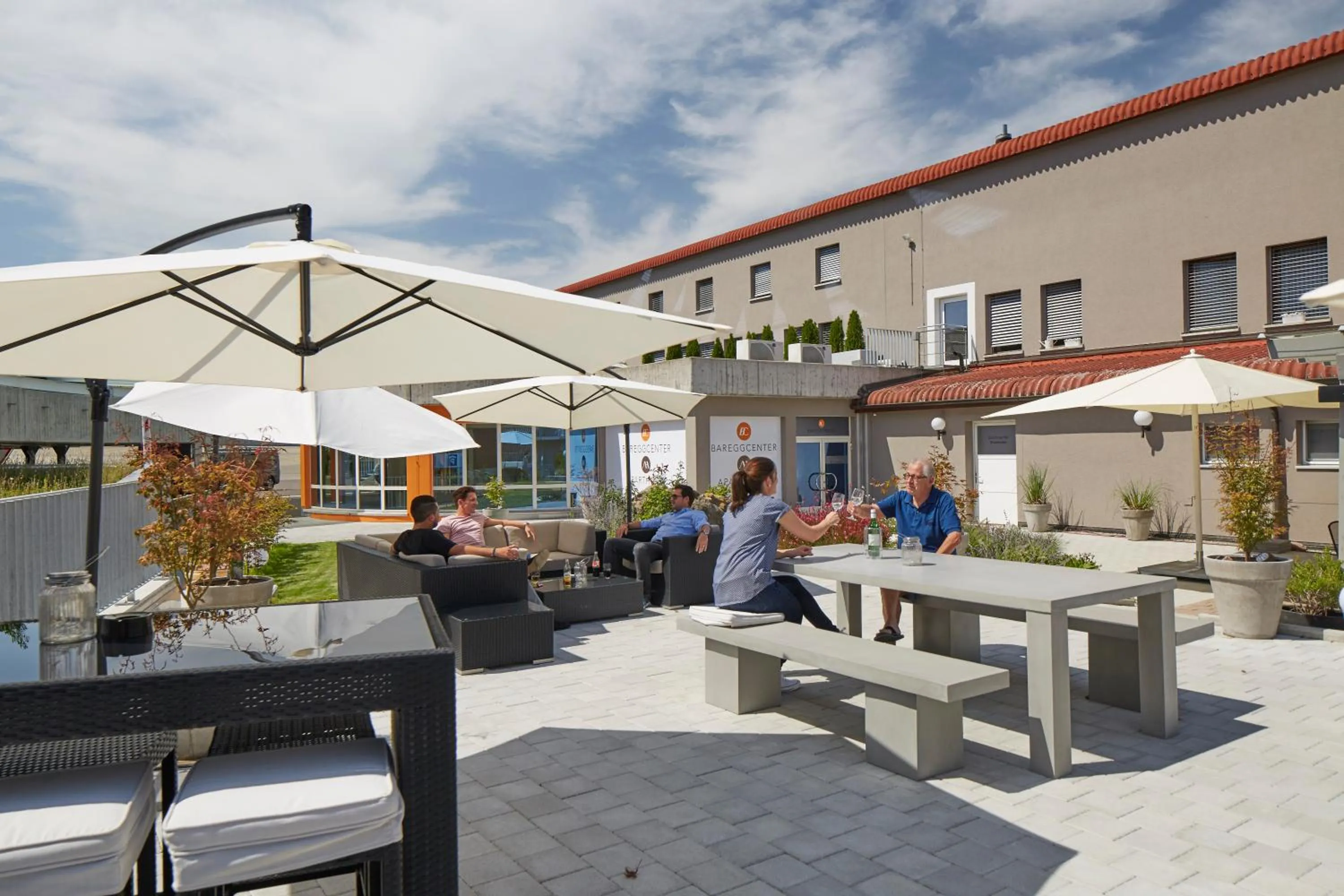 Restaurant/places to eat in Aparthotel Baden