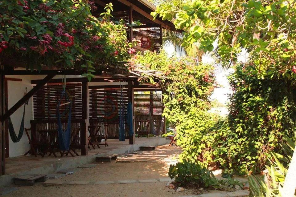 Garden view in Cabôco Sonhadô Passeios Náuticos e Pousada