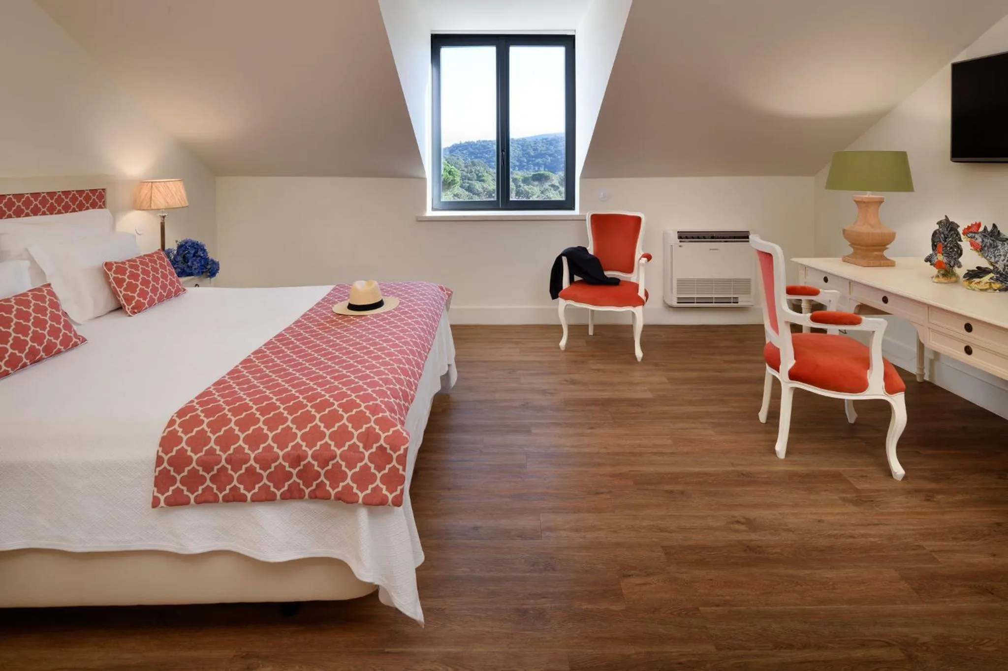 Photo of the whole room, Bed in Hotel Casa Palmela - Small Luxury Hotels of The World, Hotel & Villas