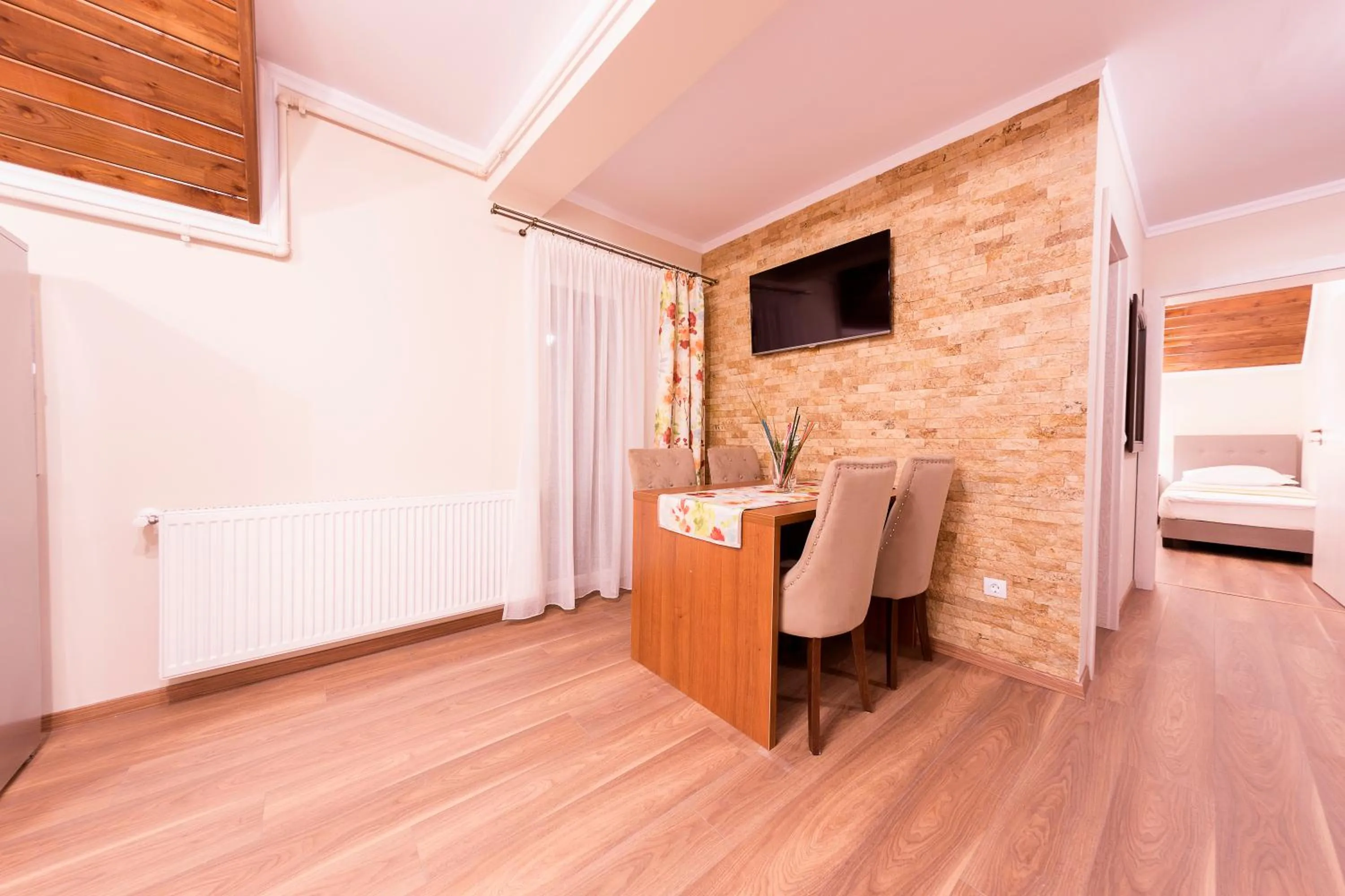 Balcony/Terrace, Bed in Crema Residence