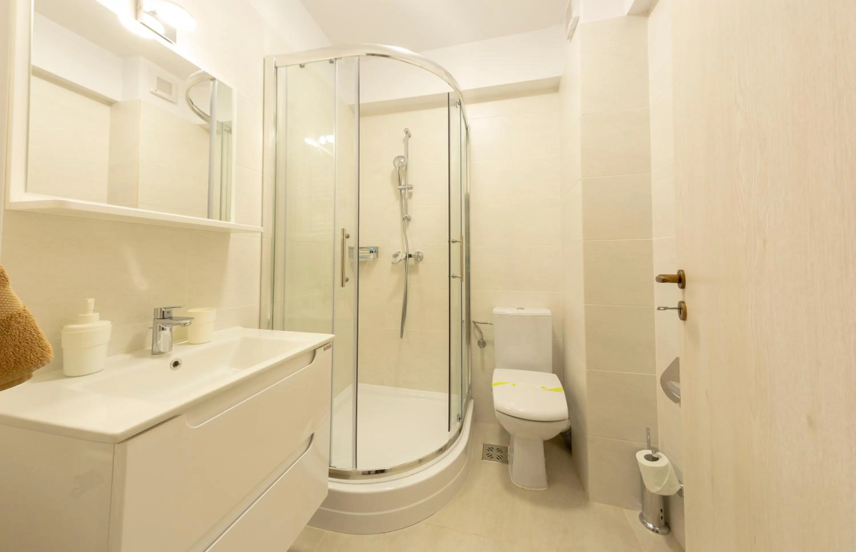 One-Bedroom Apartment in Crema Residence