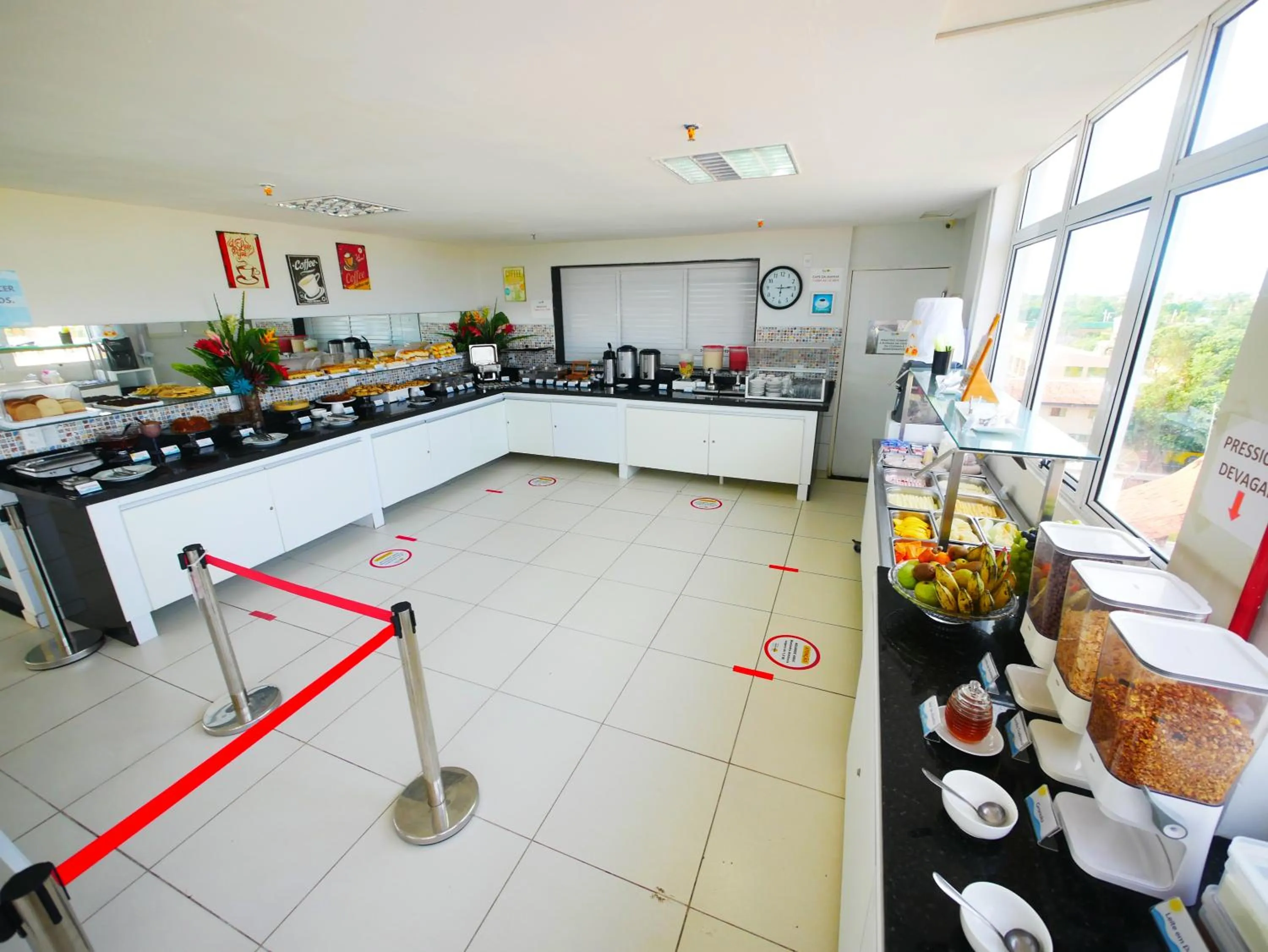 Buffet breakfast in Pousada Marie Claire Flats