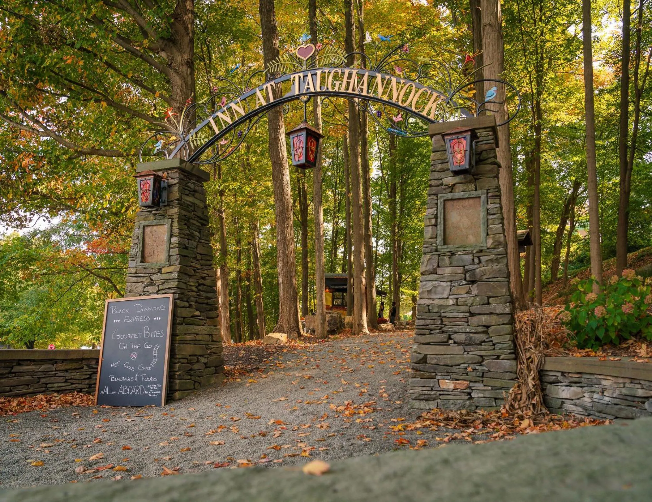 Facade/entrance in Inn at Taughannock Falls