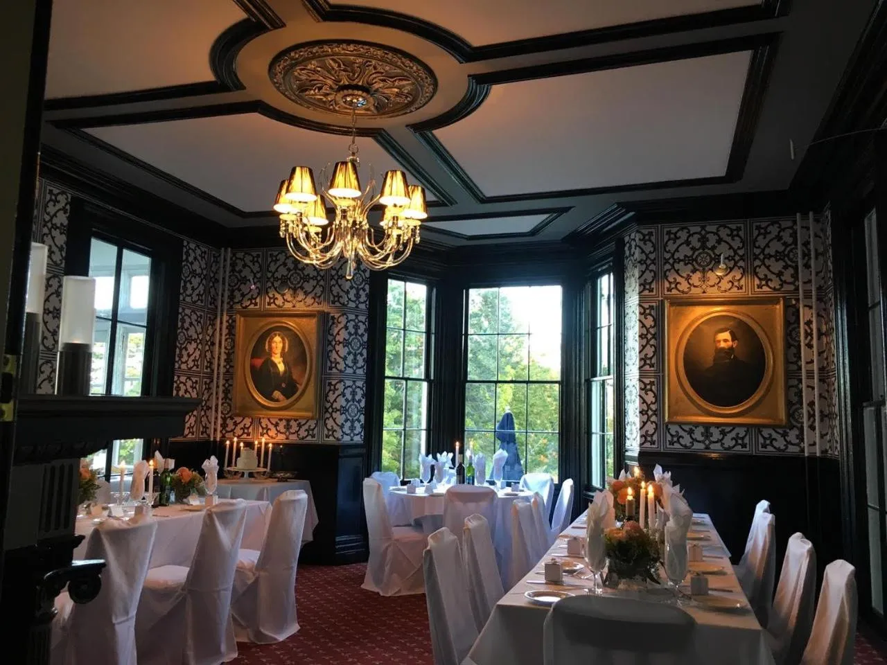 Restaurant/places to eat in Inn at Taughannock Falls