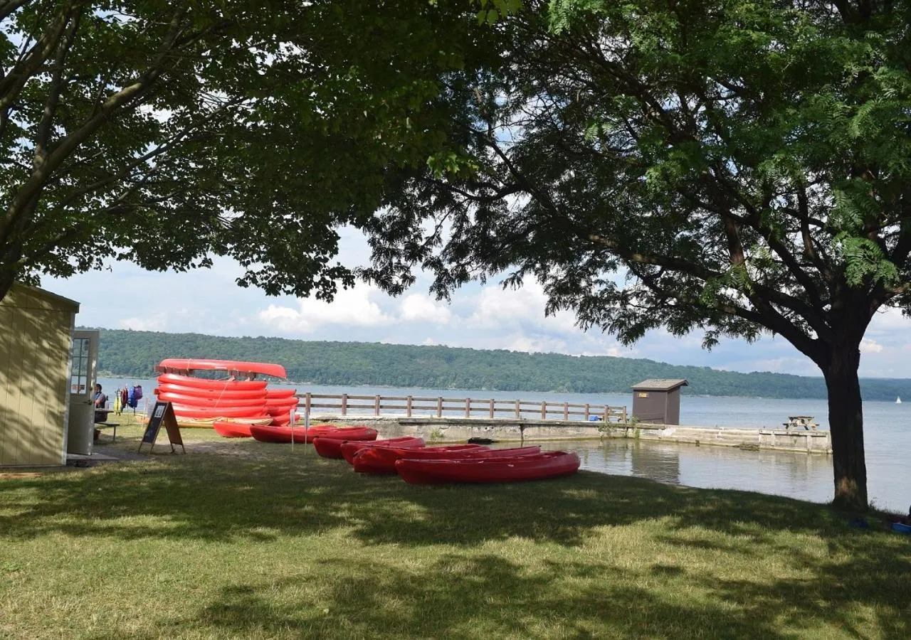 Canoeing in Inn at Taughannock Falls