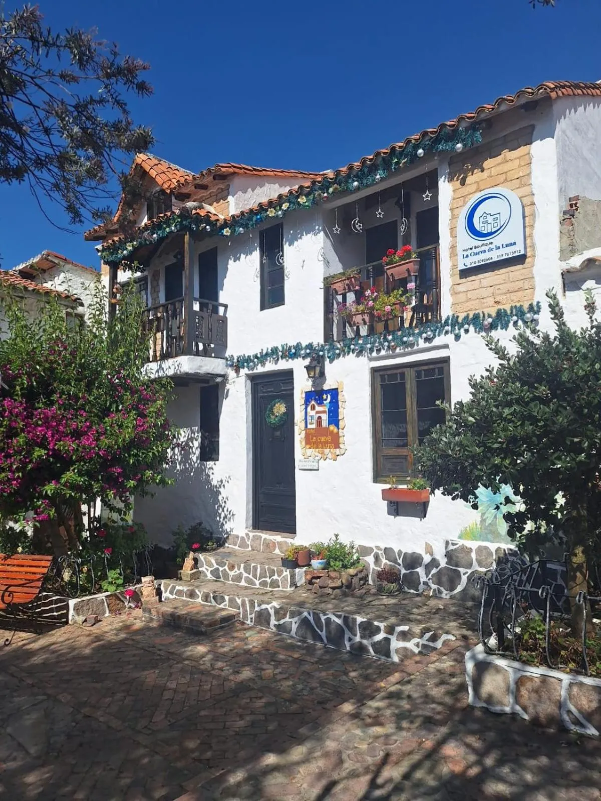 Pueblito Boyacense, Hotel Boutique La Cueva de la Luna