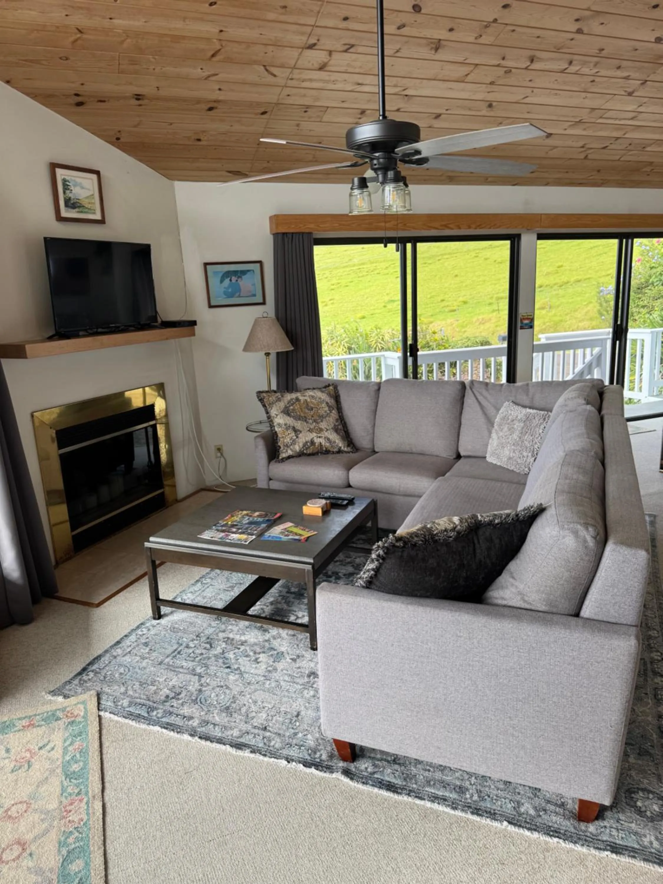 TV and multimedia in Belle Vue Waimea B&B Corporation - Big Island of Hawaii