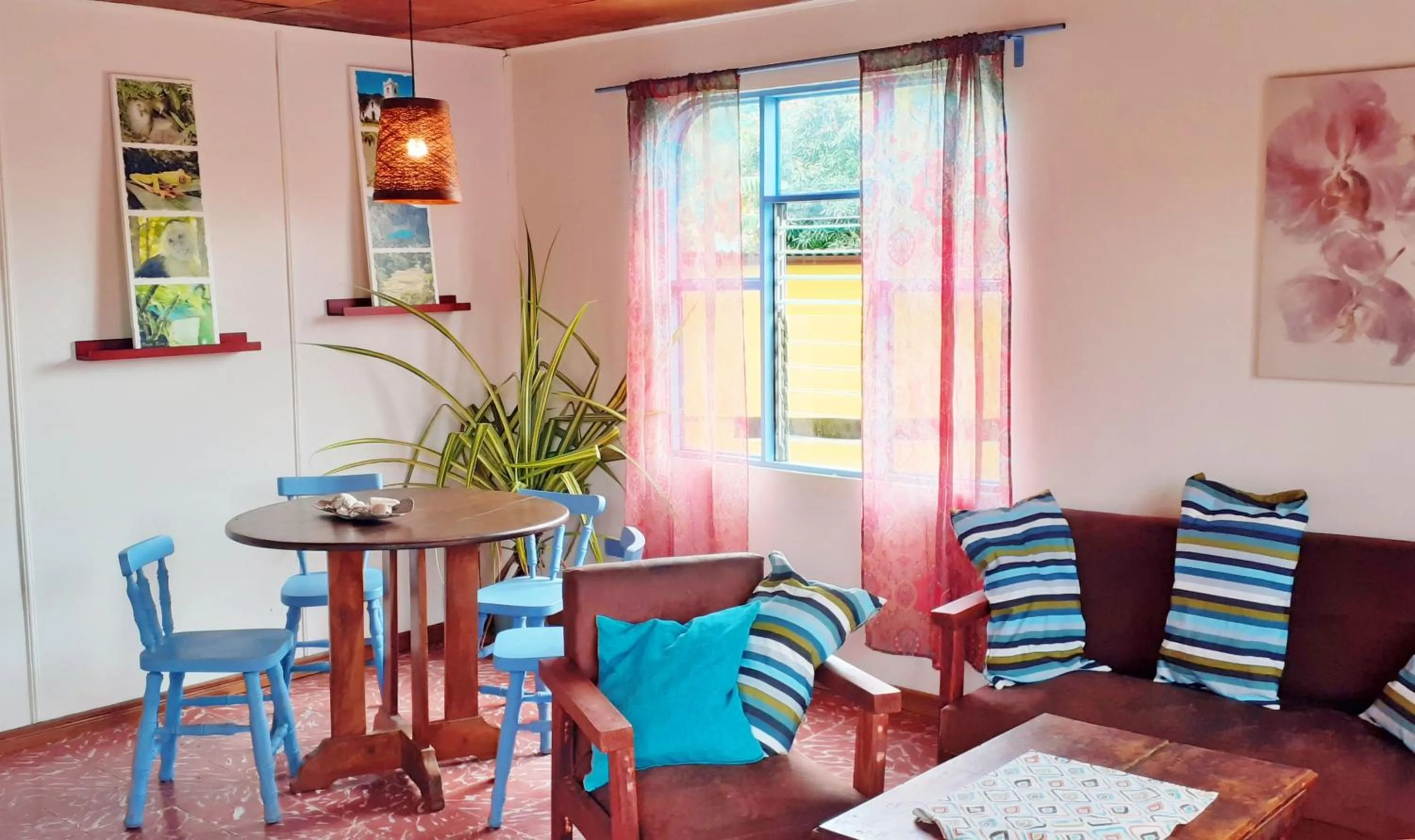 Living room in Montaña Linda Guest House Orosi