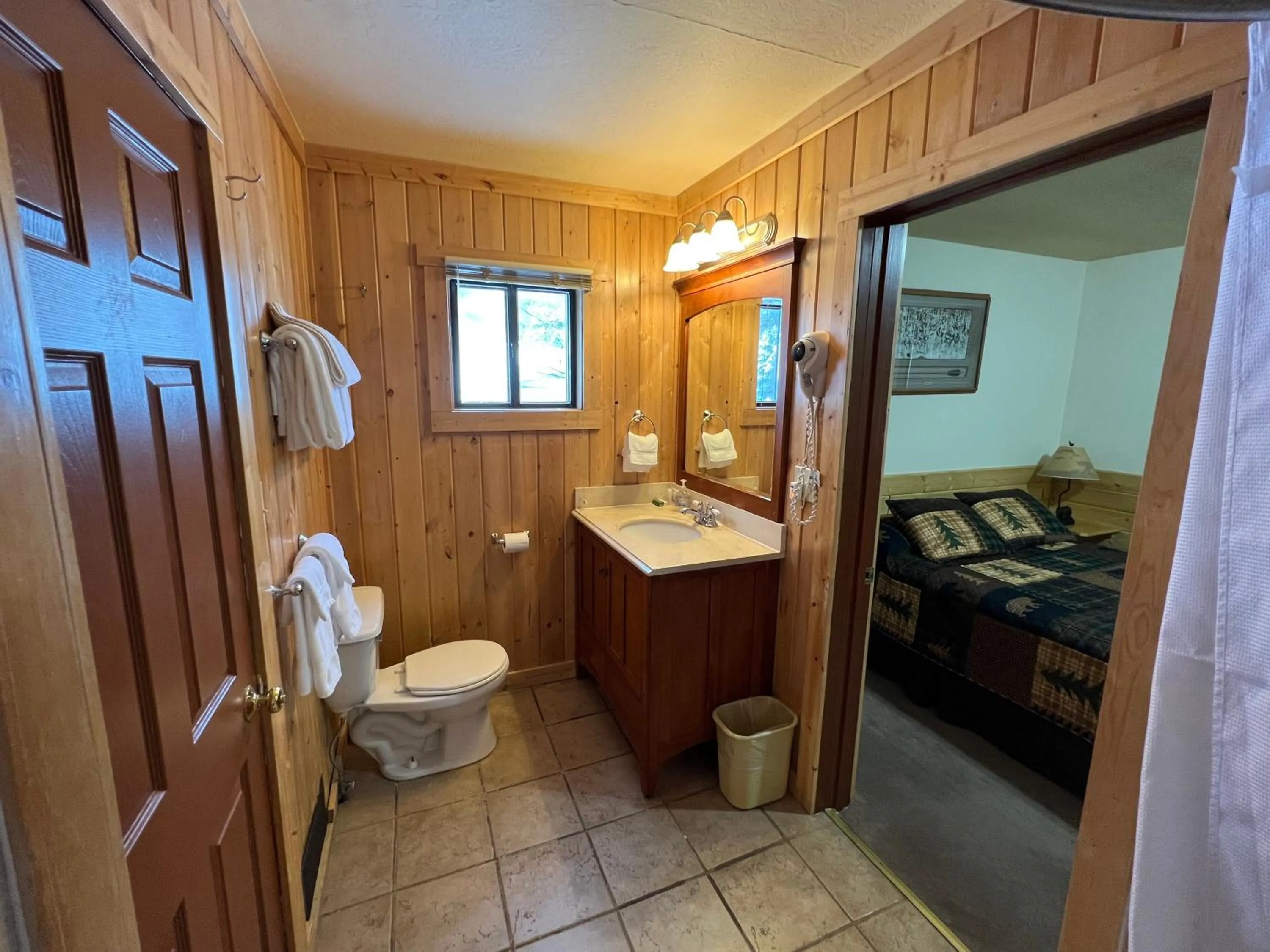 Toilet, Bed in Faithful Street Inn