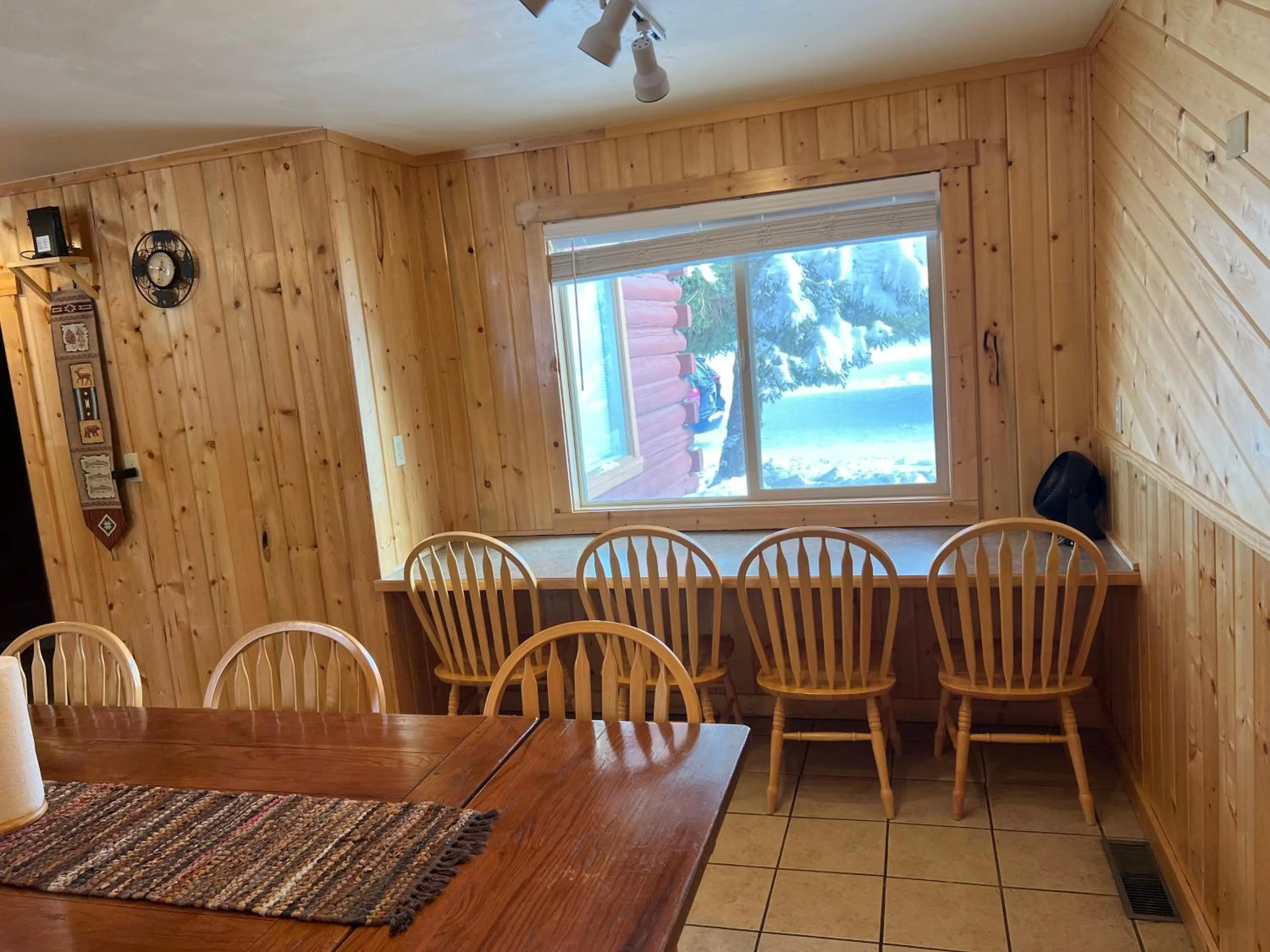 Dining area in Faithful Street Inn