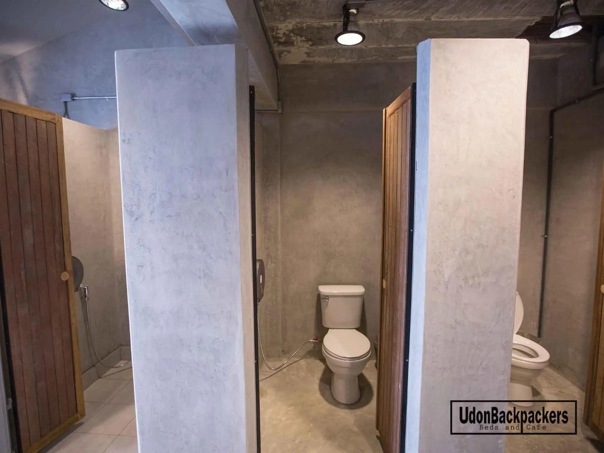 UdonBackpackers Beds and Cafe