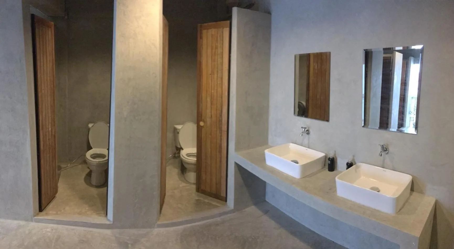 UdonBackpackers Beds and Cafe